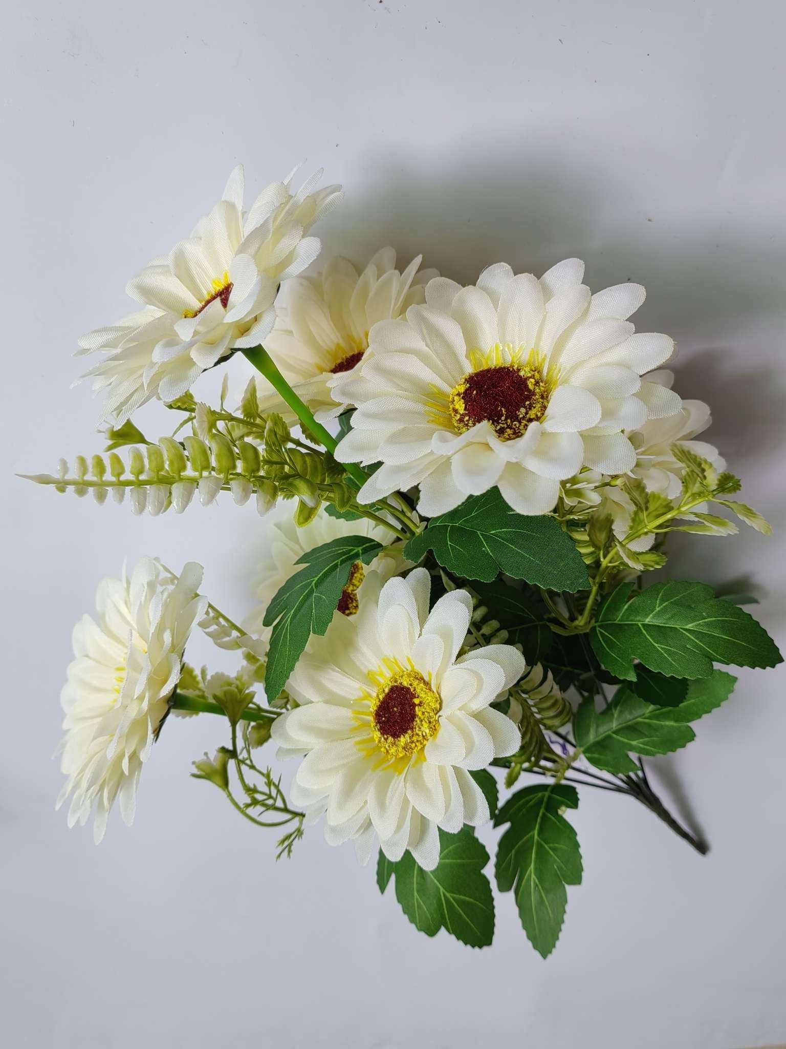 White Daisy bouquets, birthday gifts, Mother's Day carnations for delivery detail image 5