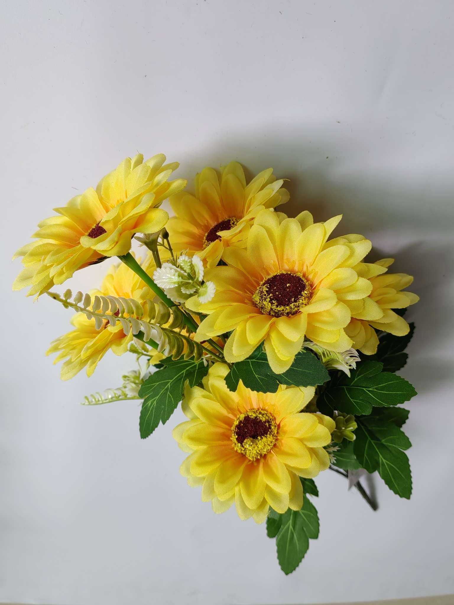 White Daisy bouquets, birthday gifts, Mother's Day carnations for delivery detail image 2