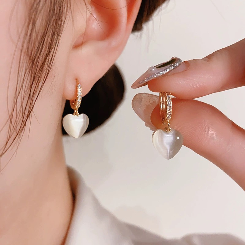 Nuevos pendientes de temperamento mujeres nicho diseño sentido opal corazón earpieces ins wind retro french earpieces hebillas