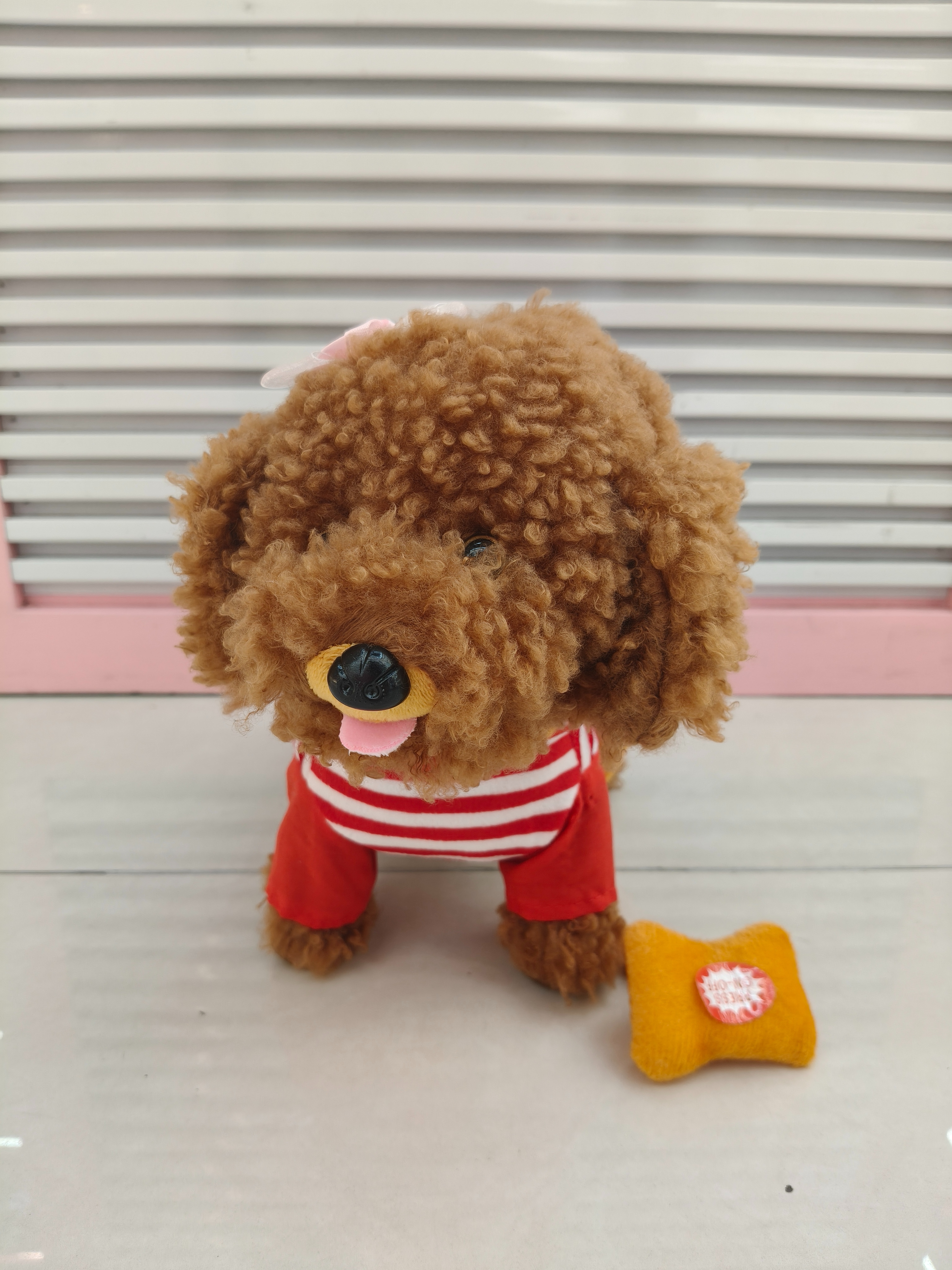 60 songs for a brown curly-haired toy dog that can walk, lick its tongue and wear a leash Specification image