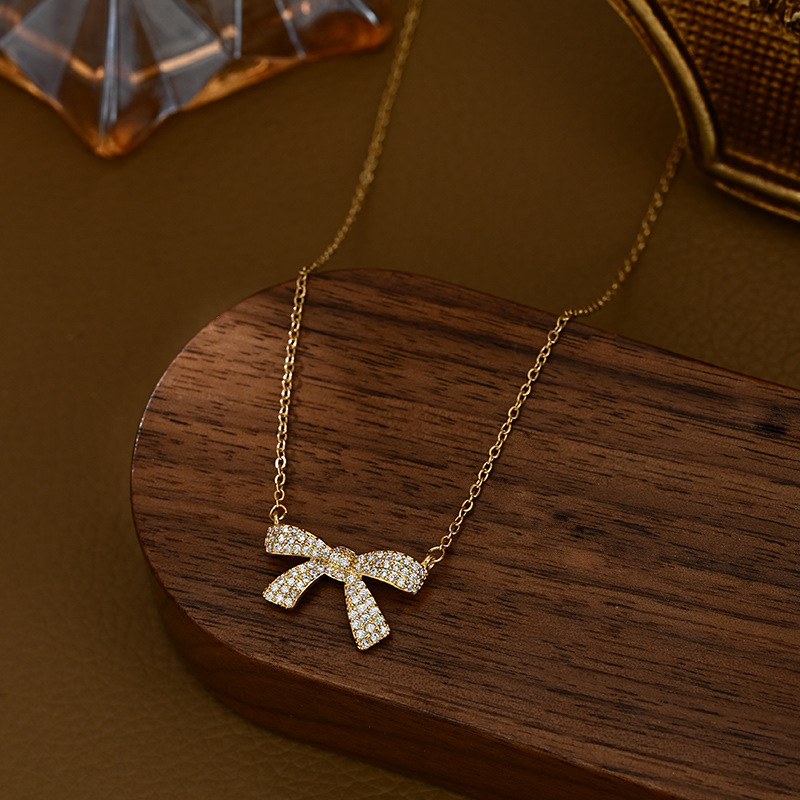 This unique and stylish bow necklace is a versatile daily accessory. It features a Korean collarbone chain that is elegant, dignified and sweet Specification image