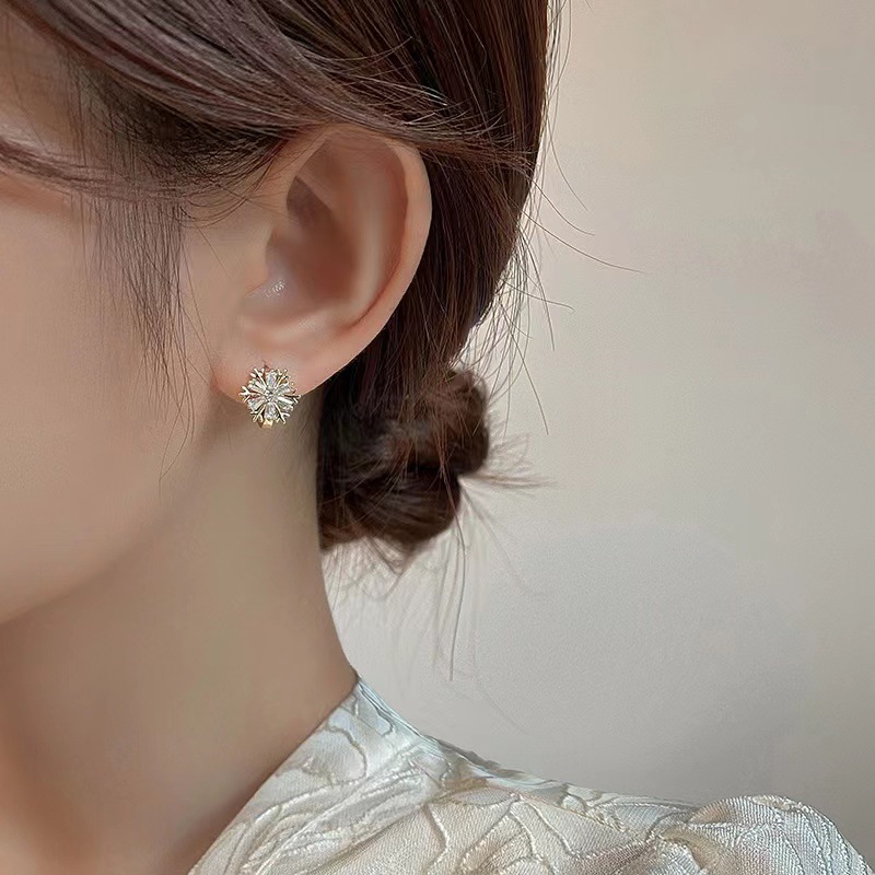 Небольшие южнокорейские дизайнерские бриллиантовые серьги высокого класса, новые серёжки для ушей красной женщины 2026 года pic 1