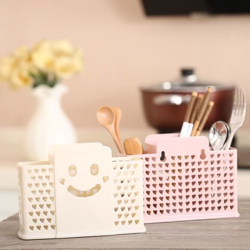 Colorful heart-shaped hollowed-out smiling face transparent pen holder stationery, slanted insert solid wood pen holder Item Picture
