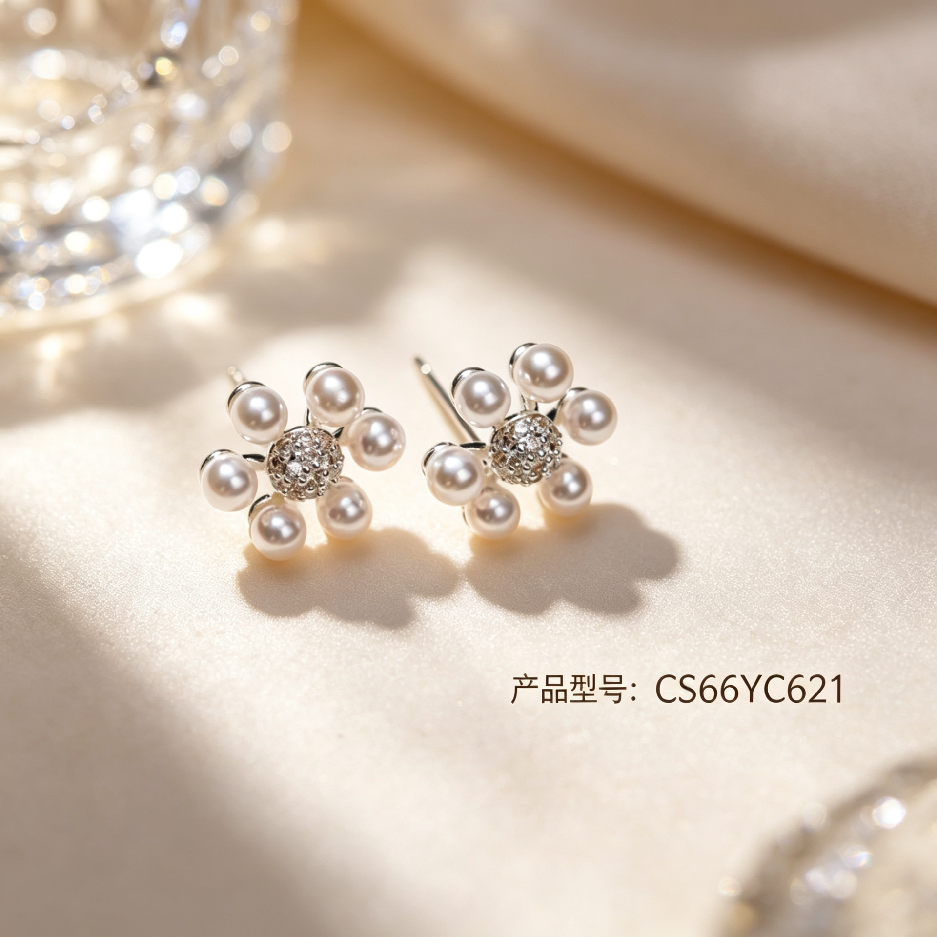 Chunshi Original 925 Silver Pearl Flower Ear Studs Women's Close-up Ear Accessory Set Application Scenario