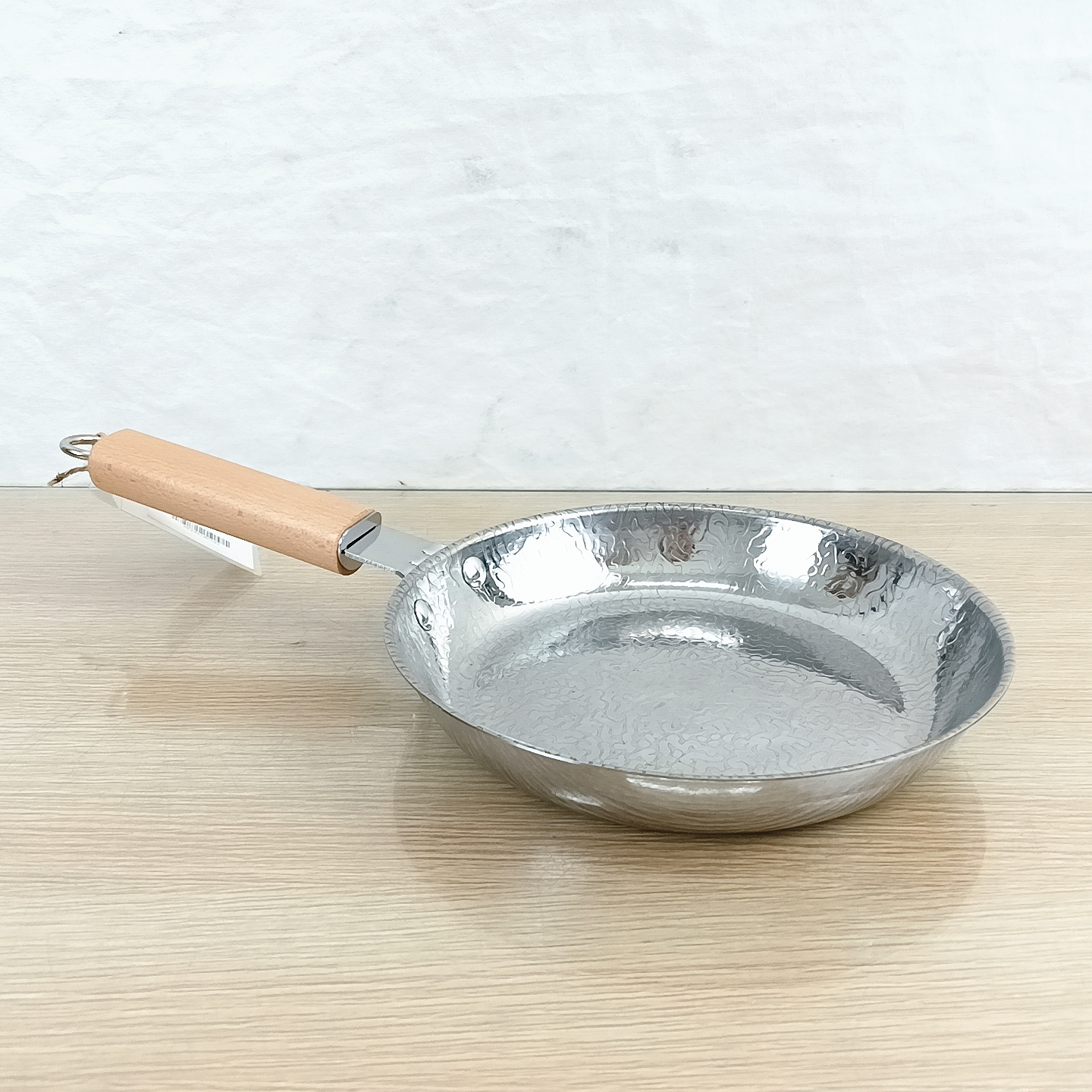 DF68244 snow-patterned flat pan pancake pan hand-held pancake pan iron plate 鏊子 cast iron frying pan uncoated non-stick pan DF TRADINGHOUSE Application Scenario