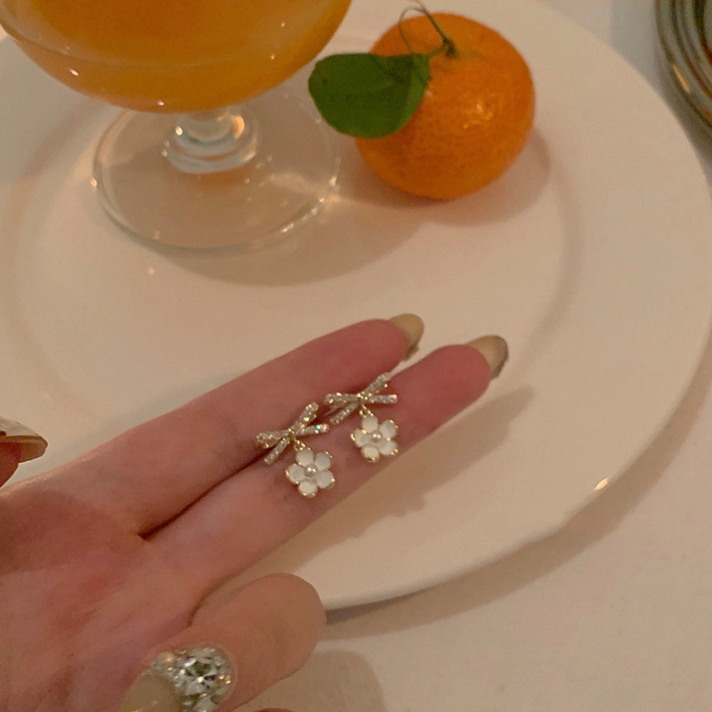 Новая модель, колотая серебристая серебристая серебристая серебристая серебристая серебристая бабочка S925 Specification image