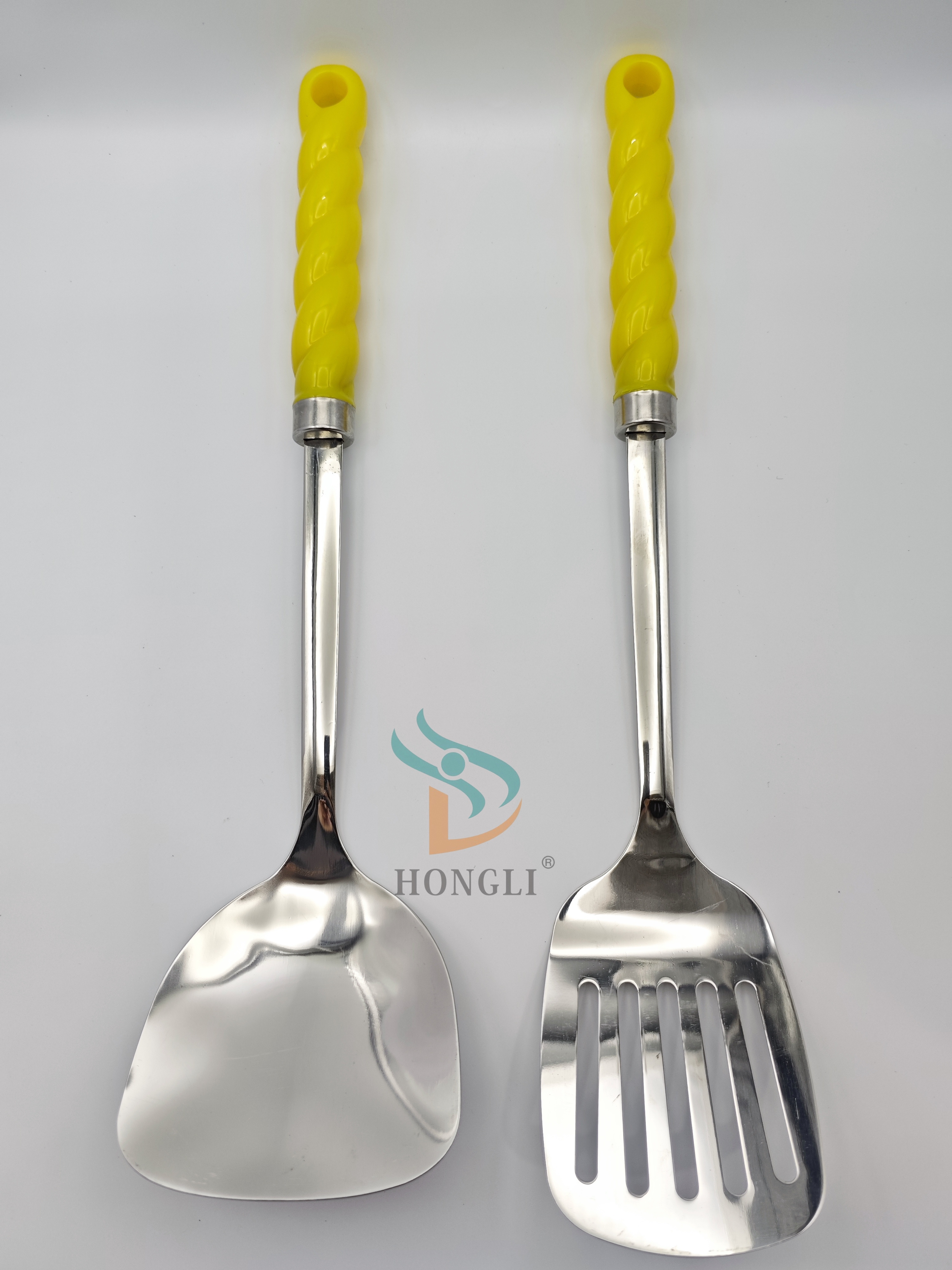 Colorful twisted handle stainless steel soup spoon and stir-fry spatula kitchenware set, household stainless steel fine colander and spatula Specification image
