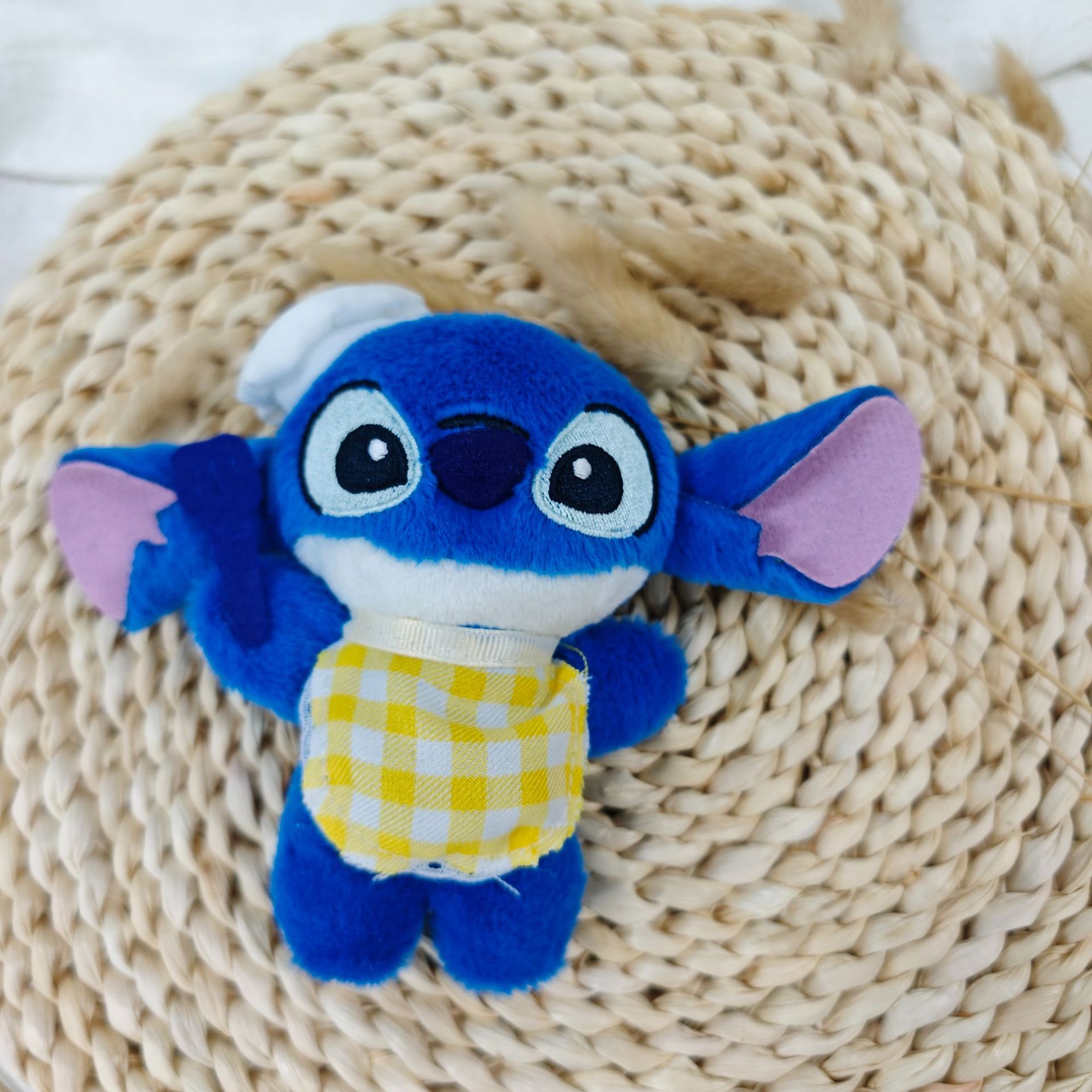 Chef Stitch's creative 4-inch plush pendant, claw machine, doll, key pendant, car bag, hanging accessory, gift, cartoon transformation keychain, dress-up doll, hanging accessory, plush toy, cute wholesale Specification image