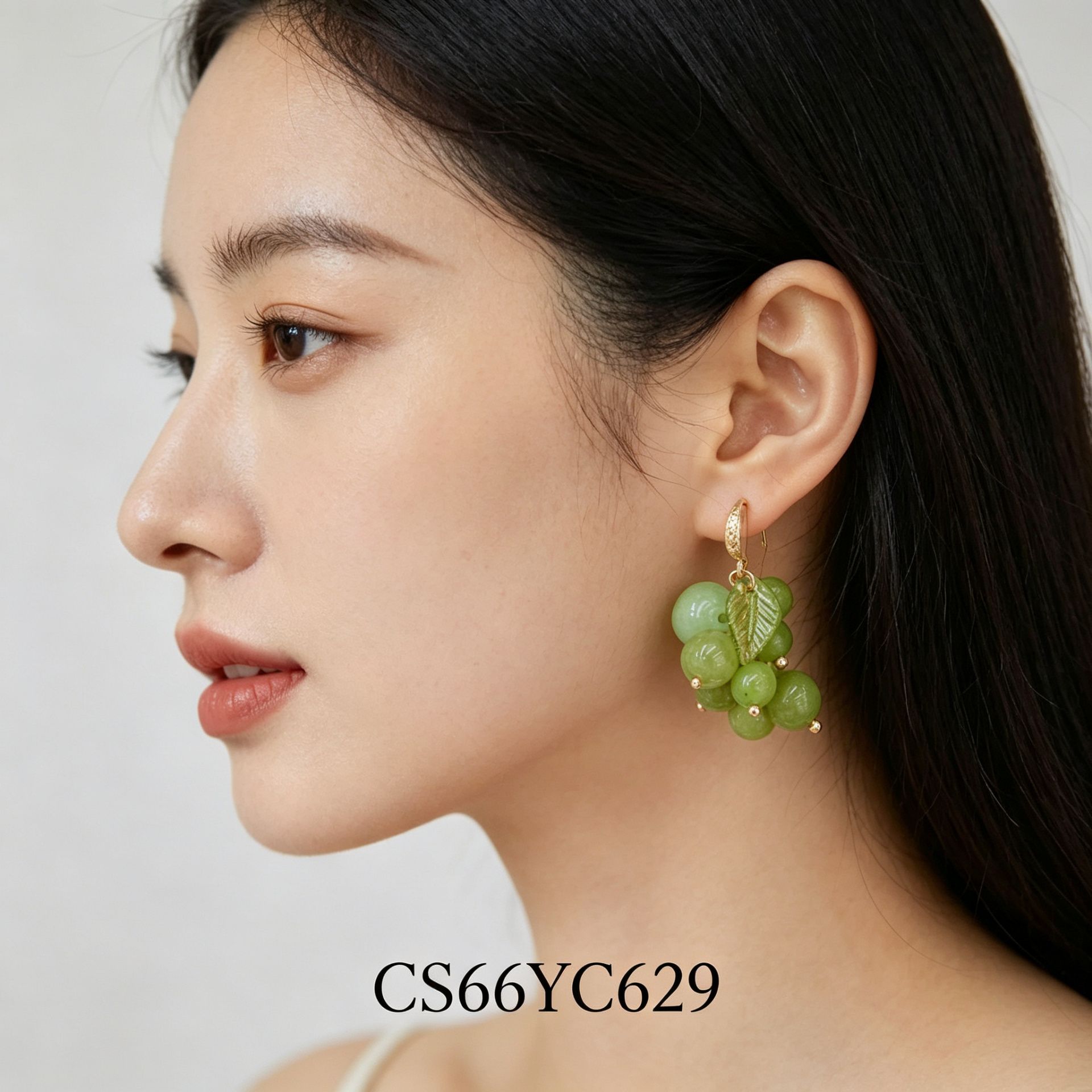 Spring Shi Original green grape-shaped female side face earrings, earrings, stud earrings, silver needle vintage accessories Item Picture