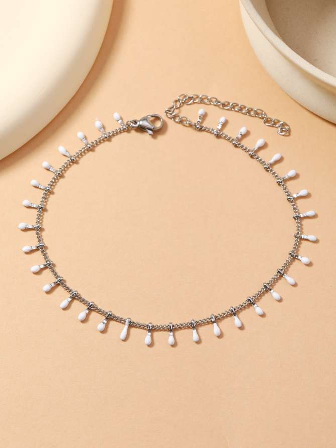 In Europe and America, silver chains with white oil and water droplet-shaped pendant anklets are popular as fashionable accessories detail image 1