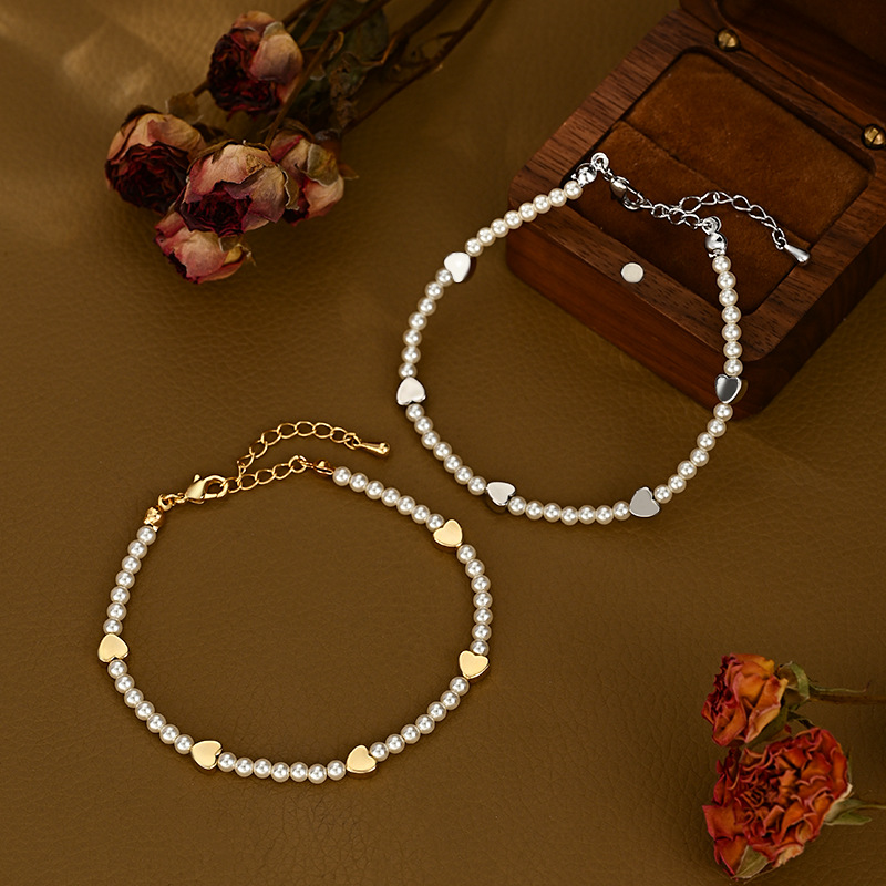 Spring and Summer new retro French pearl jewelry for women, Korean fashion design sense heart-shaped bracelet, ins style jewelry Application Scenario