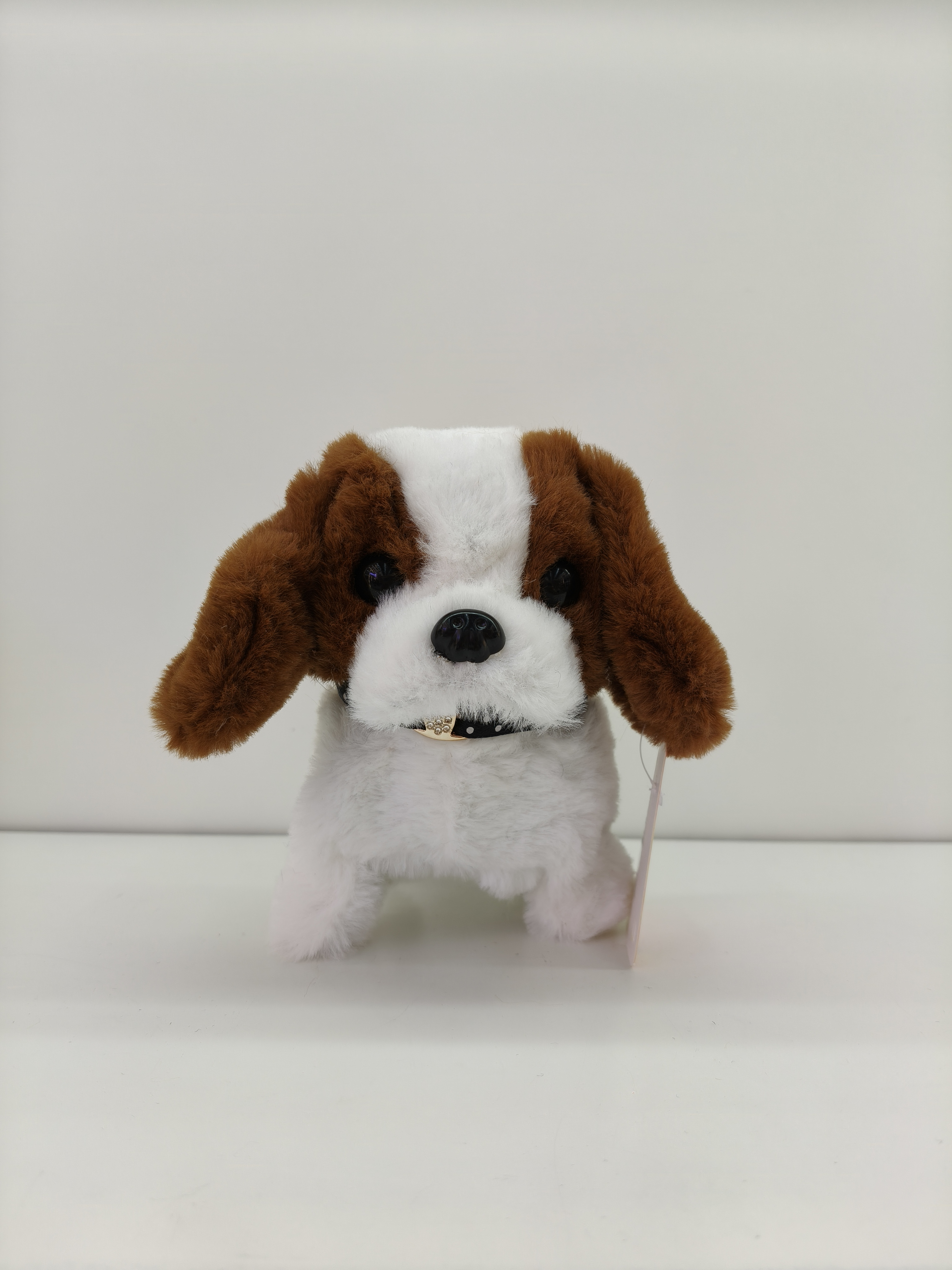 St. Bernard's big-headed dog can walk and bark. Multicolored puppy plush toy, children's toy Application Scenario
