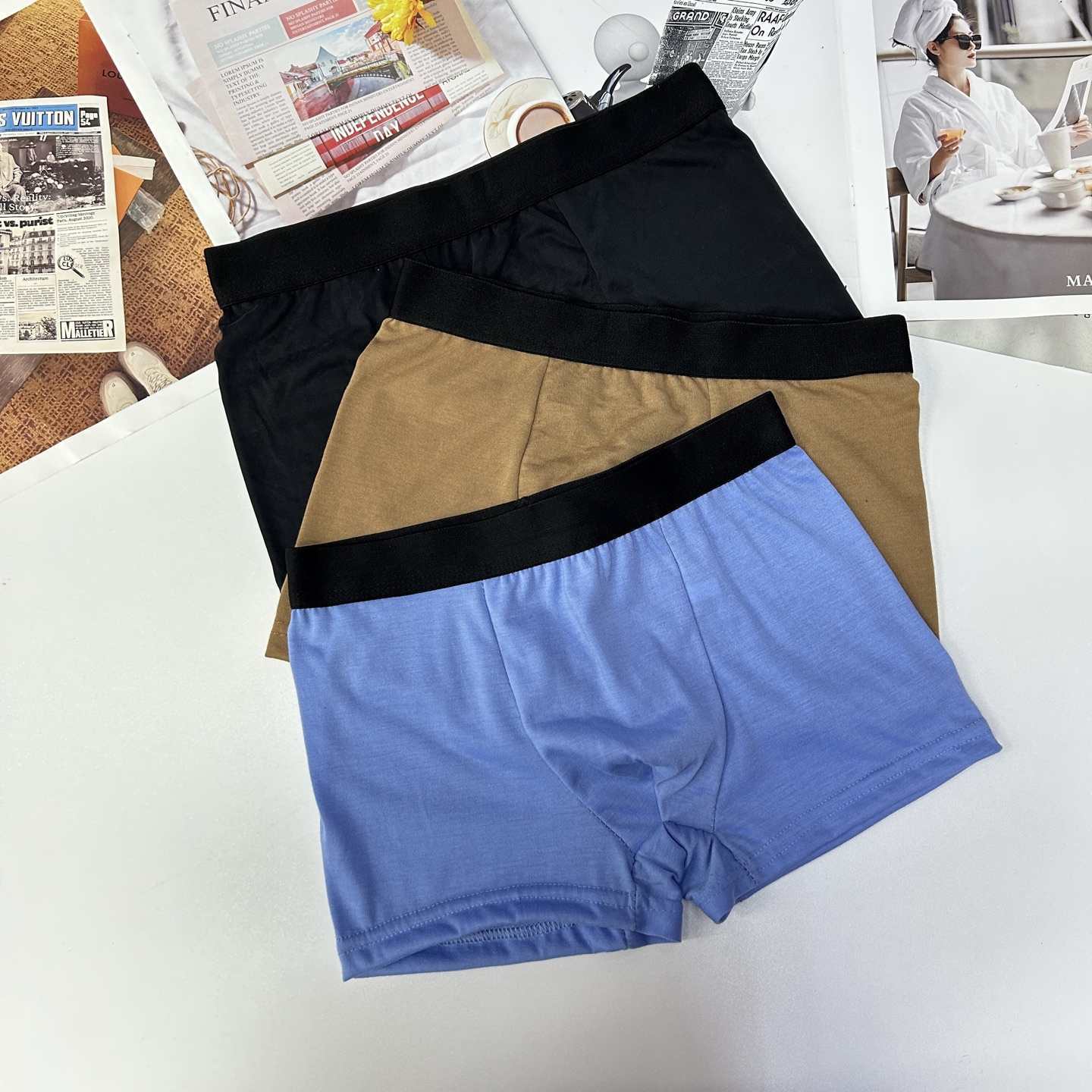 The 101907# style of foreign trade underwear men's seamless men's comfort cotton briefs are selling well. South African men's briefs QNI Application Scenario