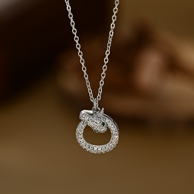 ضربة BenMingNian الترقوة السلسلة الجديدة 2026. الفضي تصميم اليومية "الجوكر" عام الثعابين Item Picture