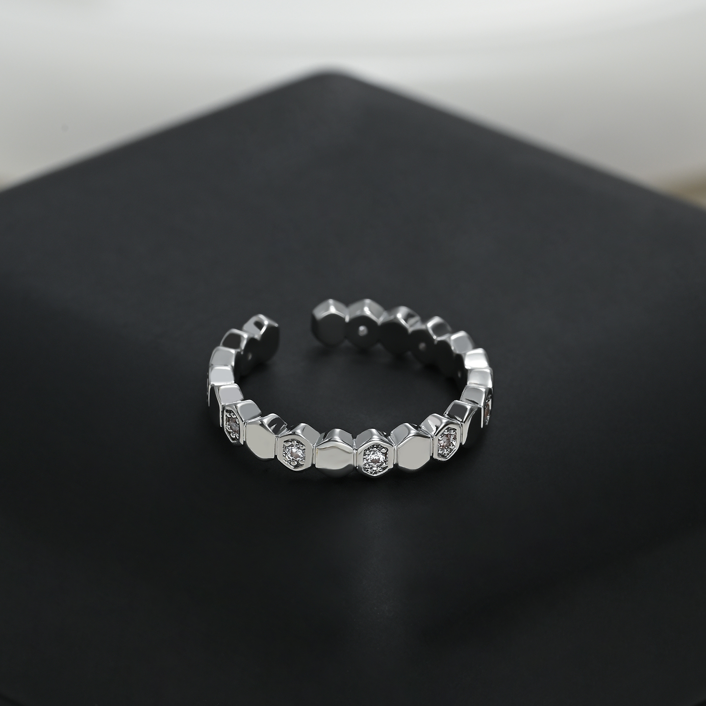 2026新款小众个性金色银色六边形开口戒指高级简约设计 Item Picture