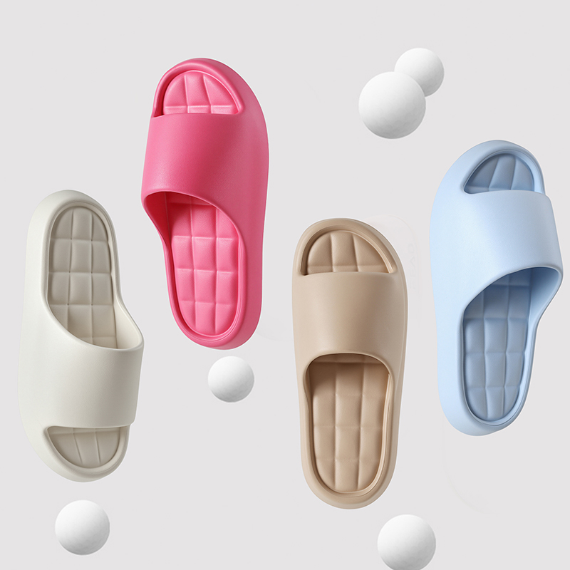 New foreign trade comfortable home slippers with a feeling of stepping on feces, couple EVA all-season versatile comfortable indoor shoes, worn on the outside of beach slippers