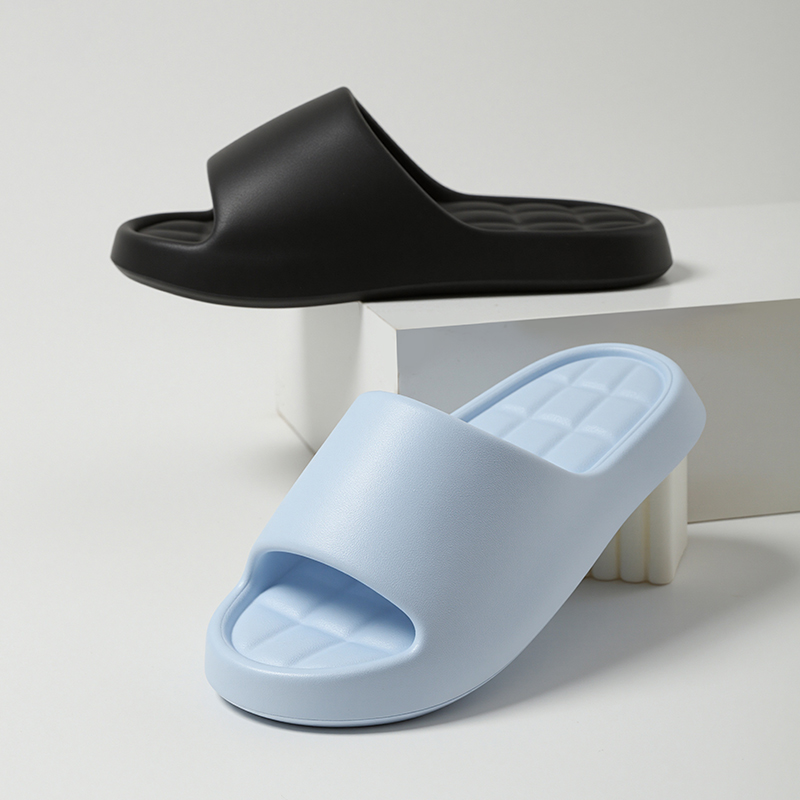 New foreign trade comfortable home slippers with a feeling of stepping on feces, couple EVA all-season versatile comfortable indoor shoes, worn on the outside of beach slippers Application Scenario