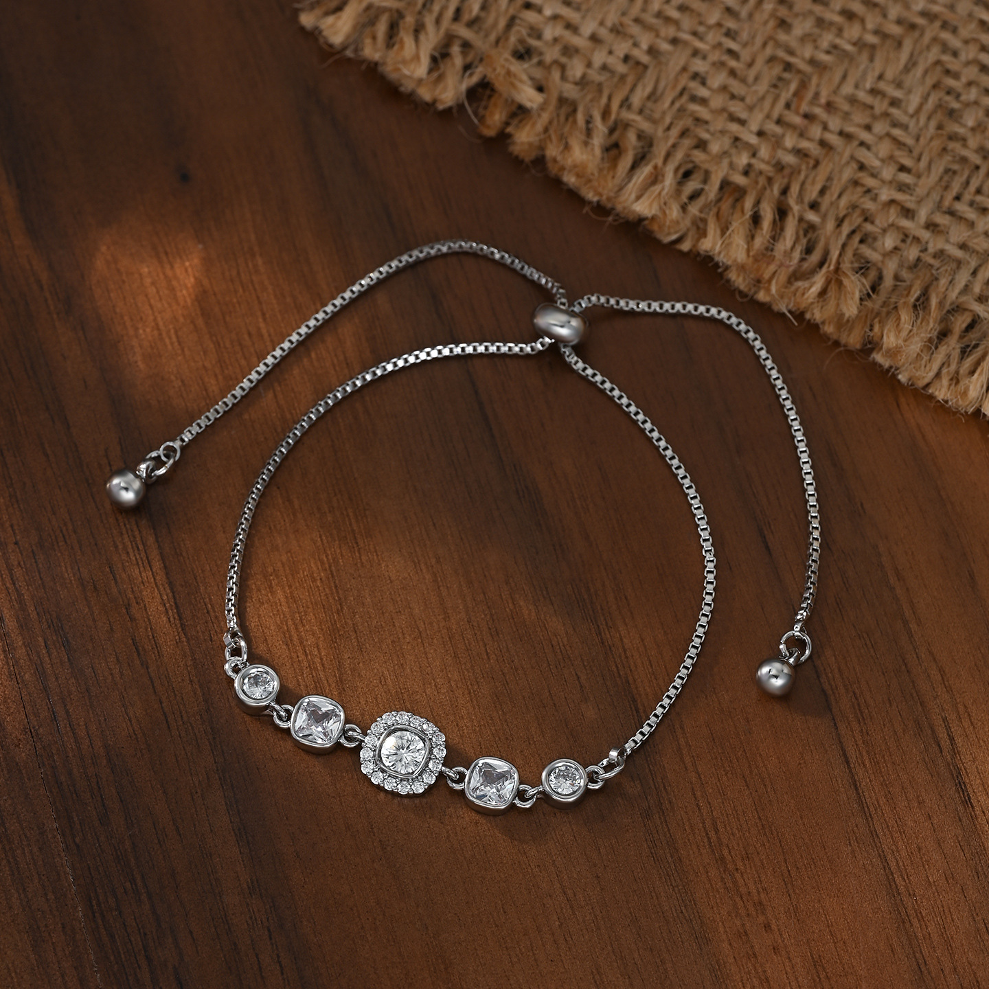 2026 New high-end, elegant and luxurious geometric cube sugar adjustable high-end daily versatile bracelet details Picture