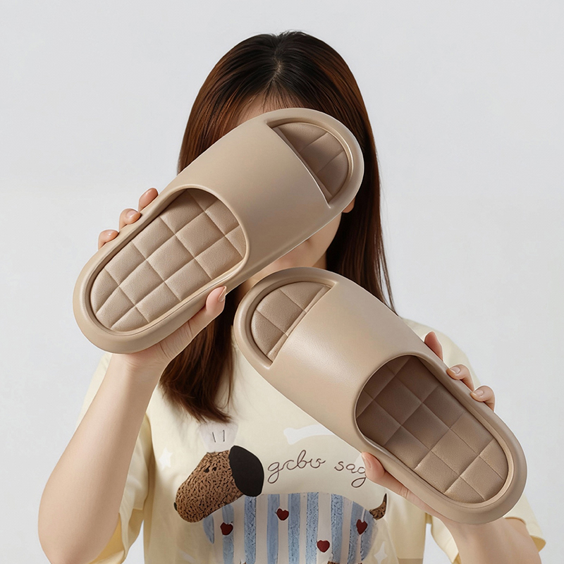 New foreign trade comfortable home slippers with a feeling of stepping on feces, couple EVA all-season versatile comfortable indoor shoes, worn on the outside of beach slippers details Picture