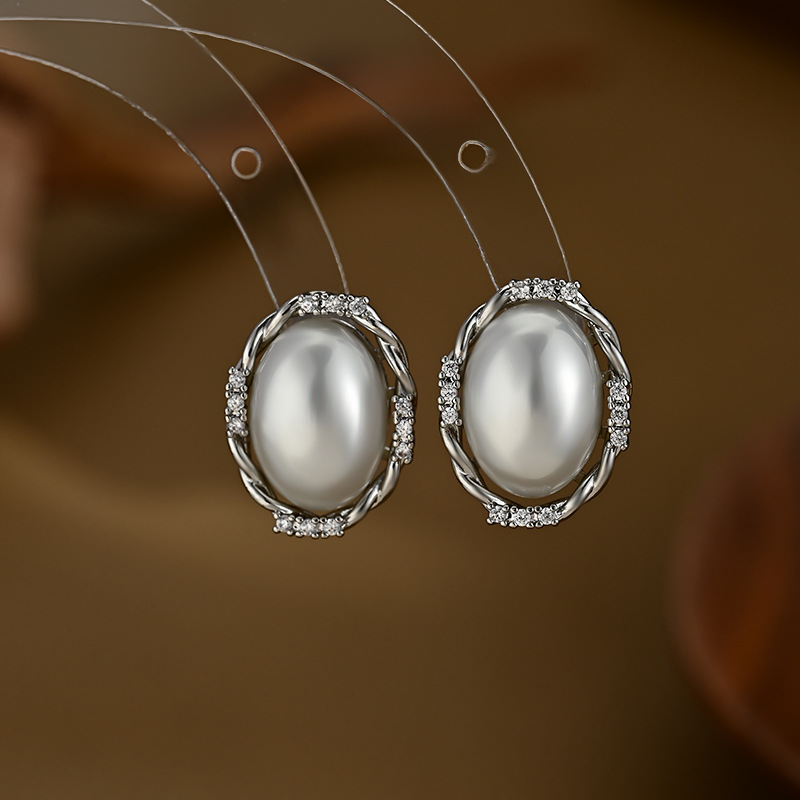 New best-selling, niche, simple and unique round hollowed-out polished gem-encrusted stud earrings for daily use Specification image