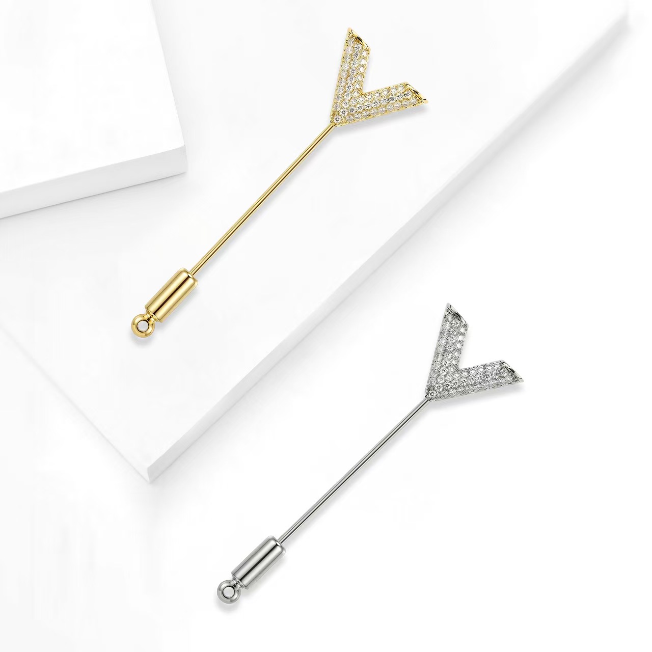 New fashionable women's copper-plated real gold V-shaped brooch, Korean-style trendy clothing brooch accessory