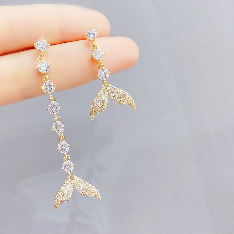 2026 New fashionable, classic and high-end fishtail asymmetrical earrings from Japan and South Korea, versatile details Picture