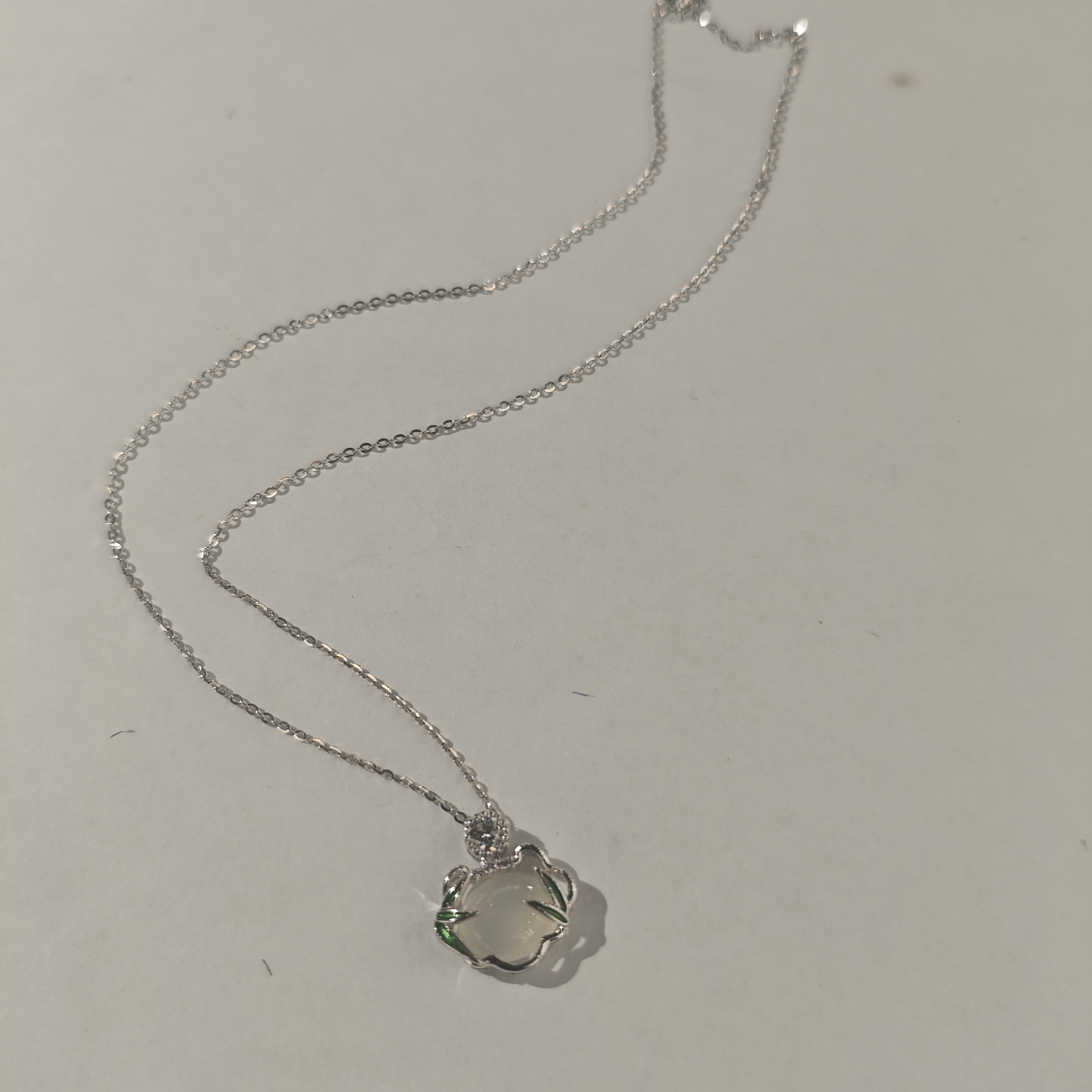 Influential new silver jewelry, elegant and refined Bamboo leaf white chalcedony S925 silver necklace Specification image