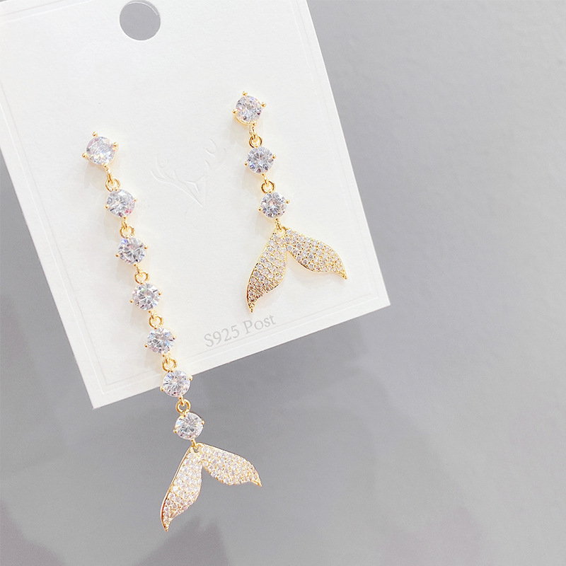 2026 New fashionable, classic and high-end fishtail asymmetrical earrings from Japan and South Korea, versatile Application Scenario