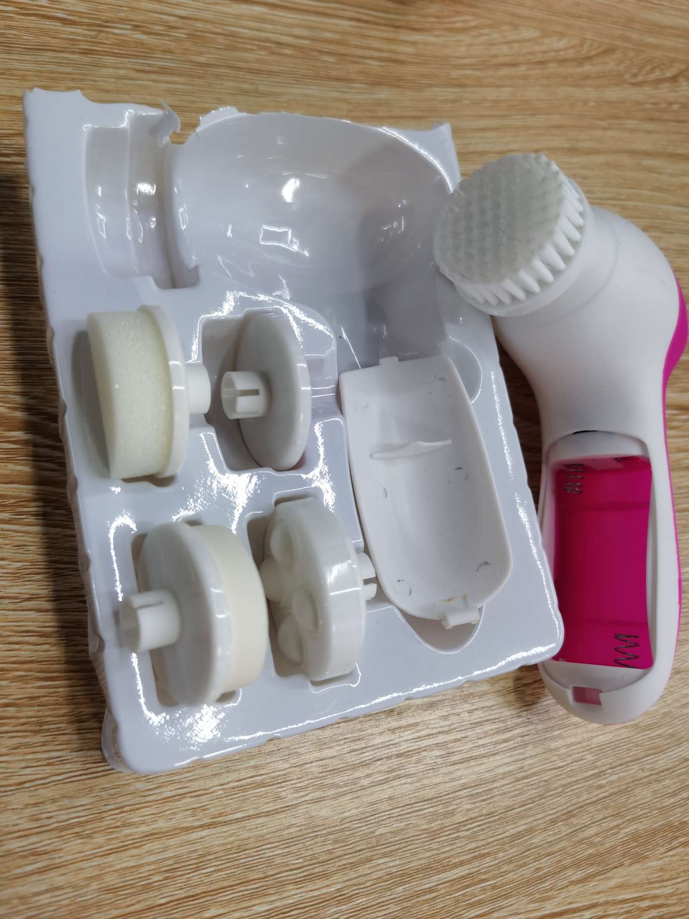 Five-in-one electric facial cleanser, facial cleansing device, facial cleaner, blackhead and pore cleaning instrument, facial massage brush detail image 5