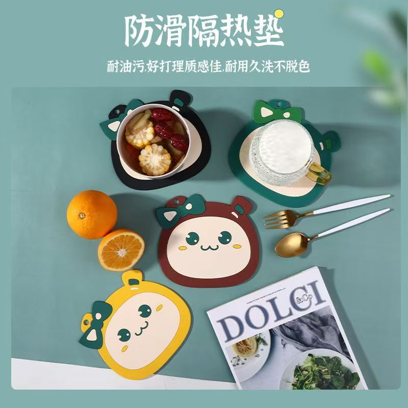 卡通动物造型木质杯垫亚麻棉餐巾布皮革餐垫 Application Scenario