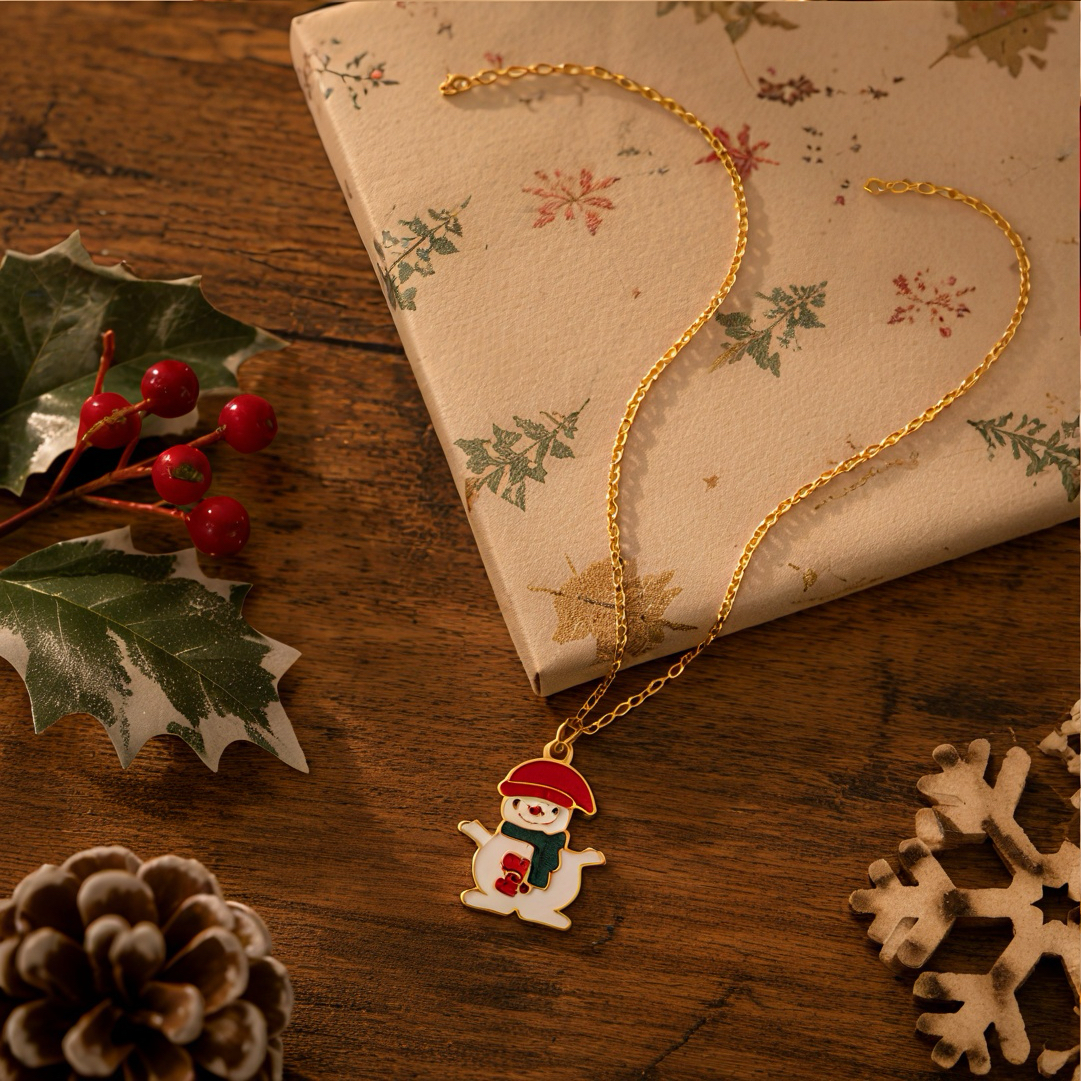 Christmas cartoon snowman, oil-dripping golden fine collarbone chain, red hat, green scarf, cute and playful pendant, festive atmosphere accessory, Christmas gift, unique and versatile girl necklace details Picture