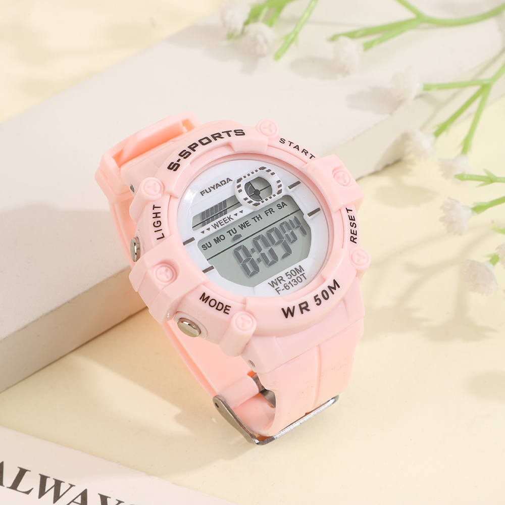 FUYADA's best-selling 50-meter water-resistant electronic watch, multi-functional digital watch, luminous alarm clock, complete timing, suitable for outdoor fitness and swimming, both male and female students. Factory direct delivery, with super high cost performance Application Scenario