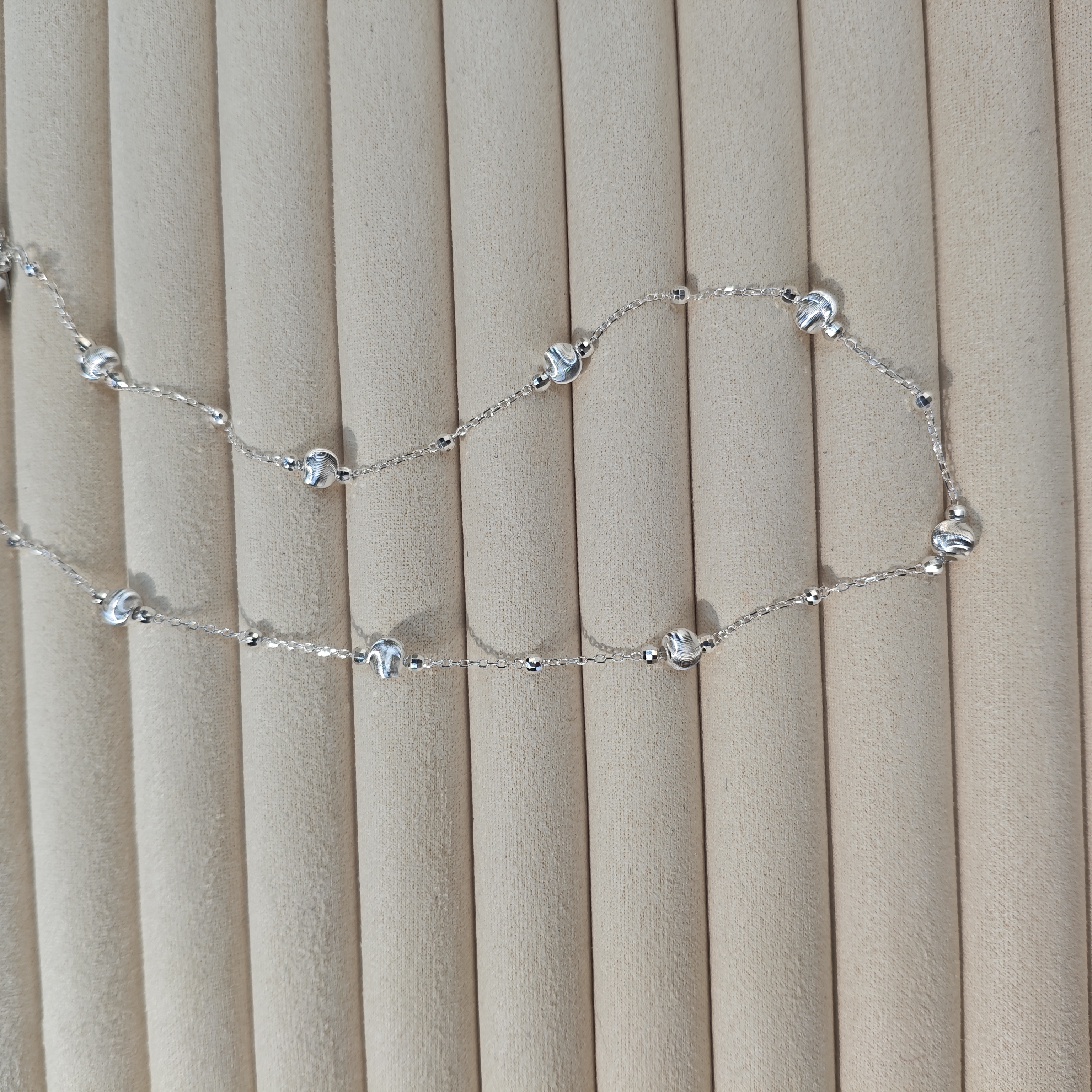 Influential new accessory, S925 silver simple, fashionable and niche design brushed round bead silver necklace detail image 2