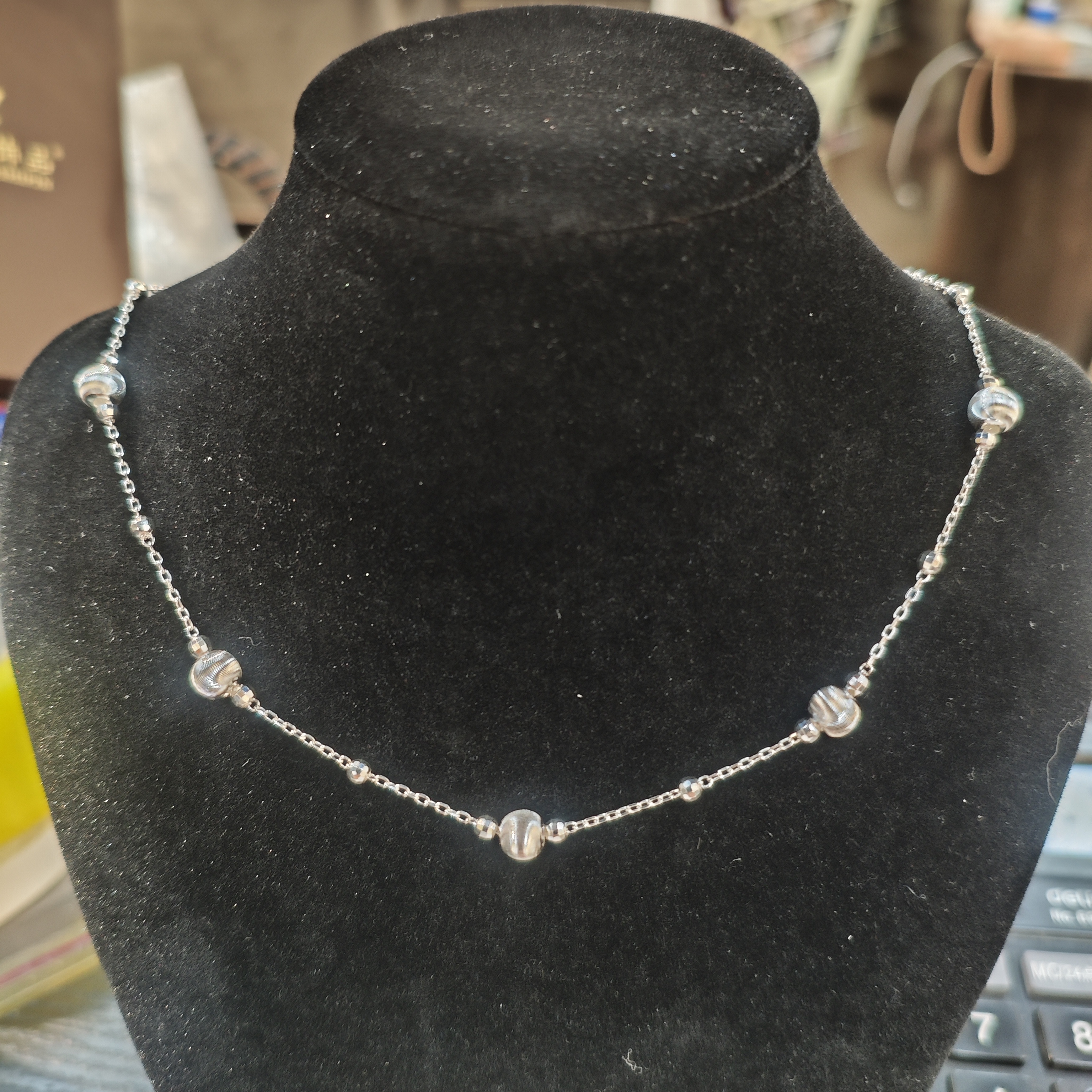 Influential new accessory, S925 silver simple, fashionable and niche design brushed round bead silver necklace detail image 1