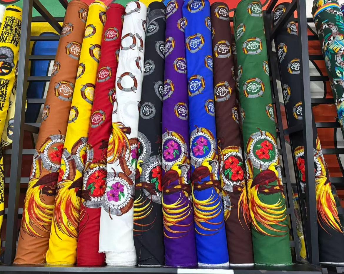 South Pacific tribal print lavalava fabric, faux cotton fabric, vacation shawl, beach towel, piece skirt, factory wholesale, viscose (faux cotton) fabric, Qni clothing material details Picture