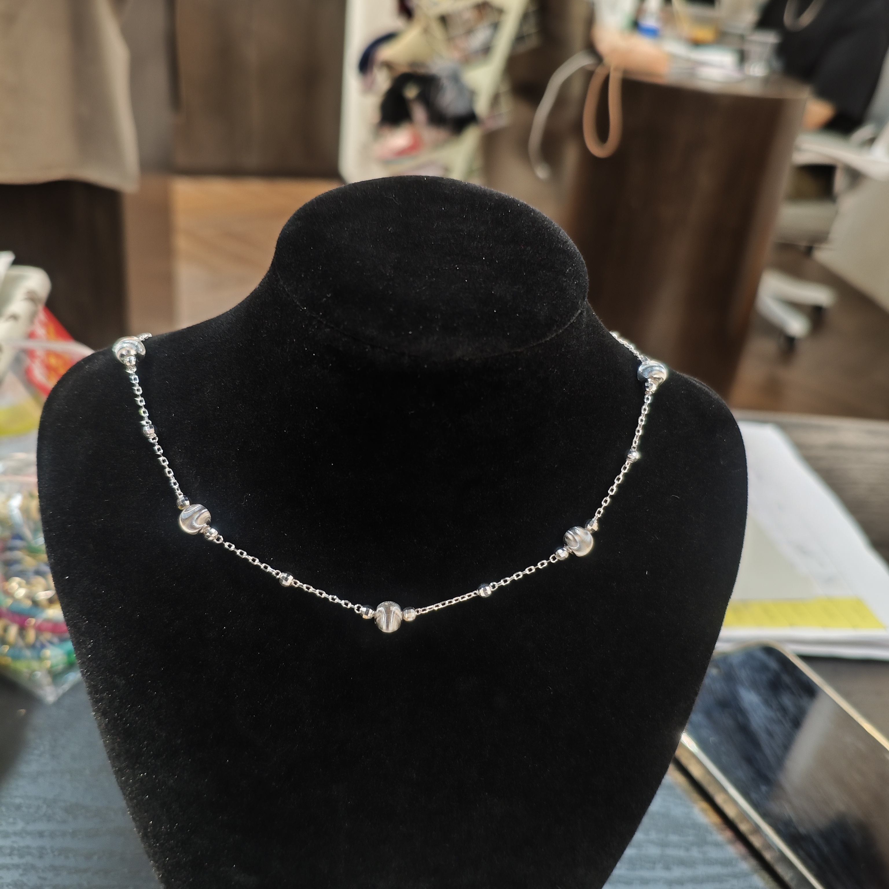 Influential new accessory, S925 silver simple, fashionable and niche design brushed round bead silver necklace