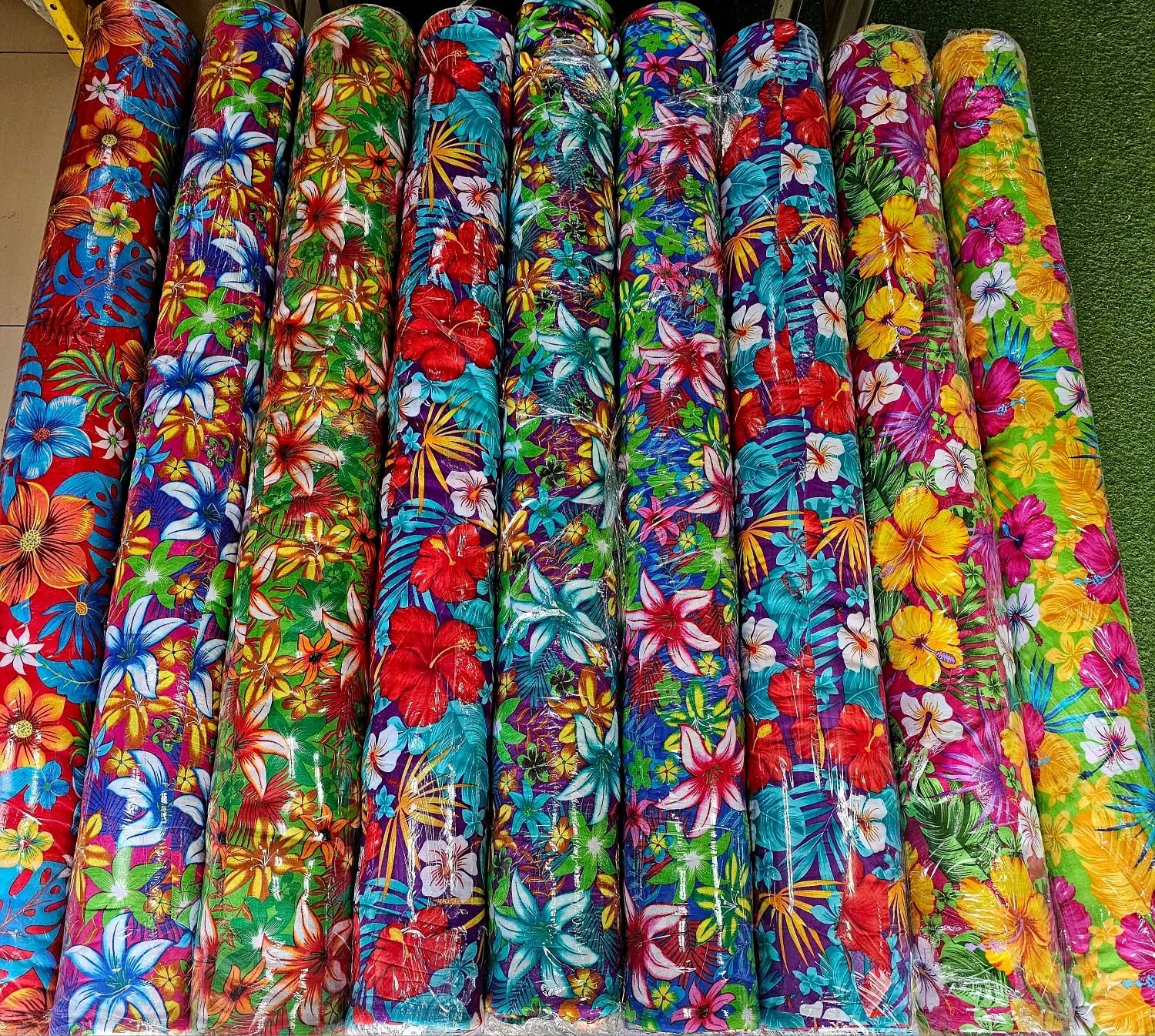 South Pacific tribal print lavalava fabric, faux cotton fabric, vacation shawl, beach towel, piece skirt, factory wholesale, viscose (faux cotton) fabric, Qni clothing material Item Picture