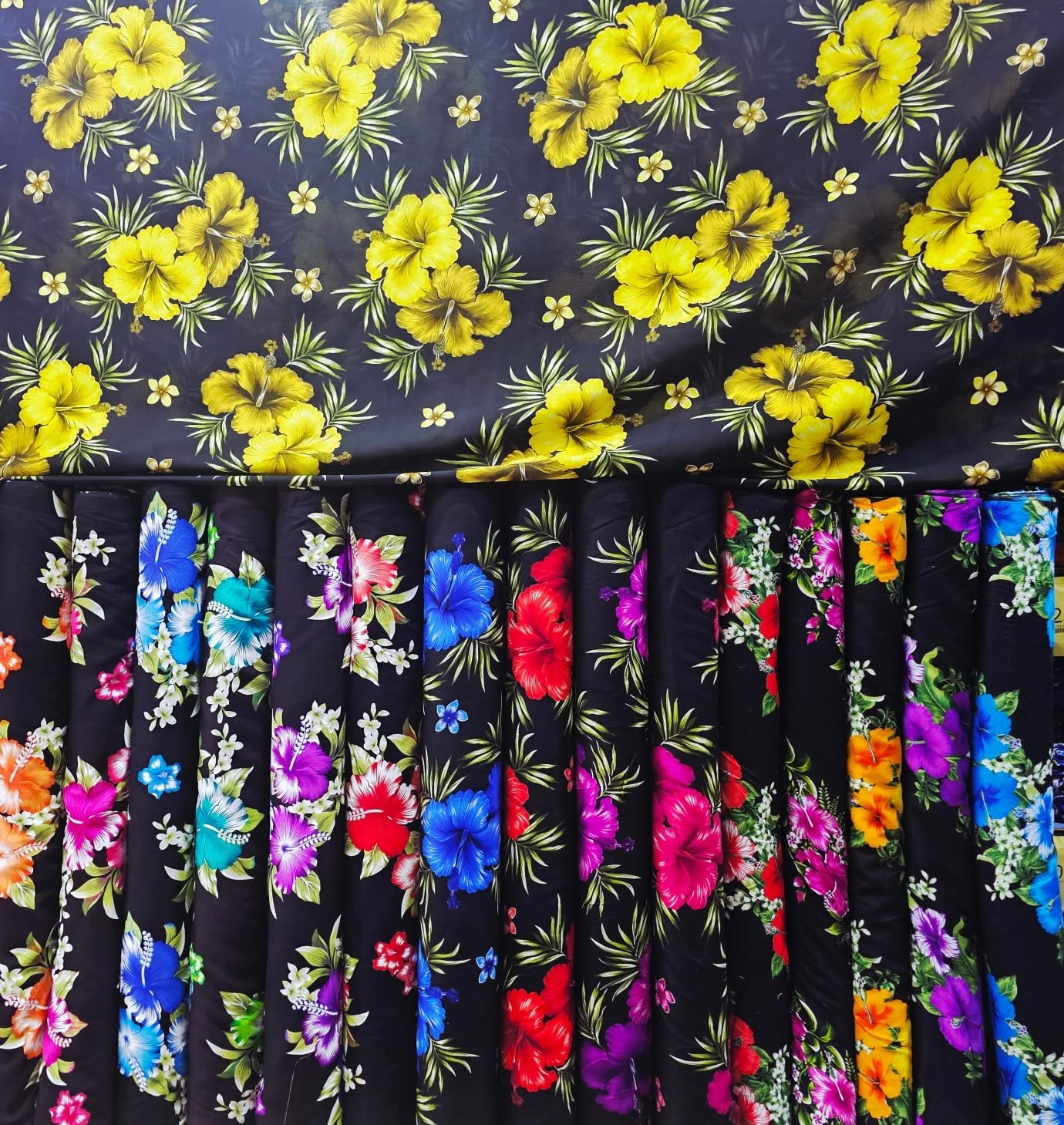 South Pacific tribal print lavalava fabric, faux cotton fabric, vacation shawl, beach towel, piece skirt, factory wholesale, viscose (faux cotton) fabric, Qni clothing material
