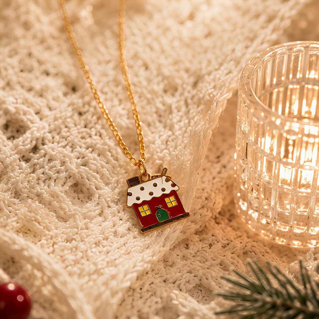 Christmas snow-capped red house oil-dripping pendant, winter fairy tale style ins cute accessory, stainless steel color retention, daily niche outfit decoration, collarbone jewelry Application Scenario