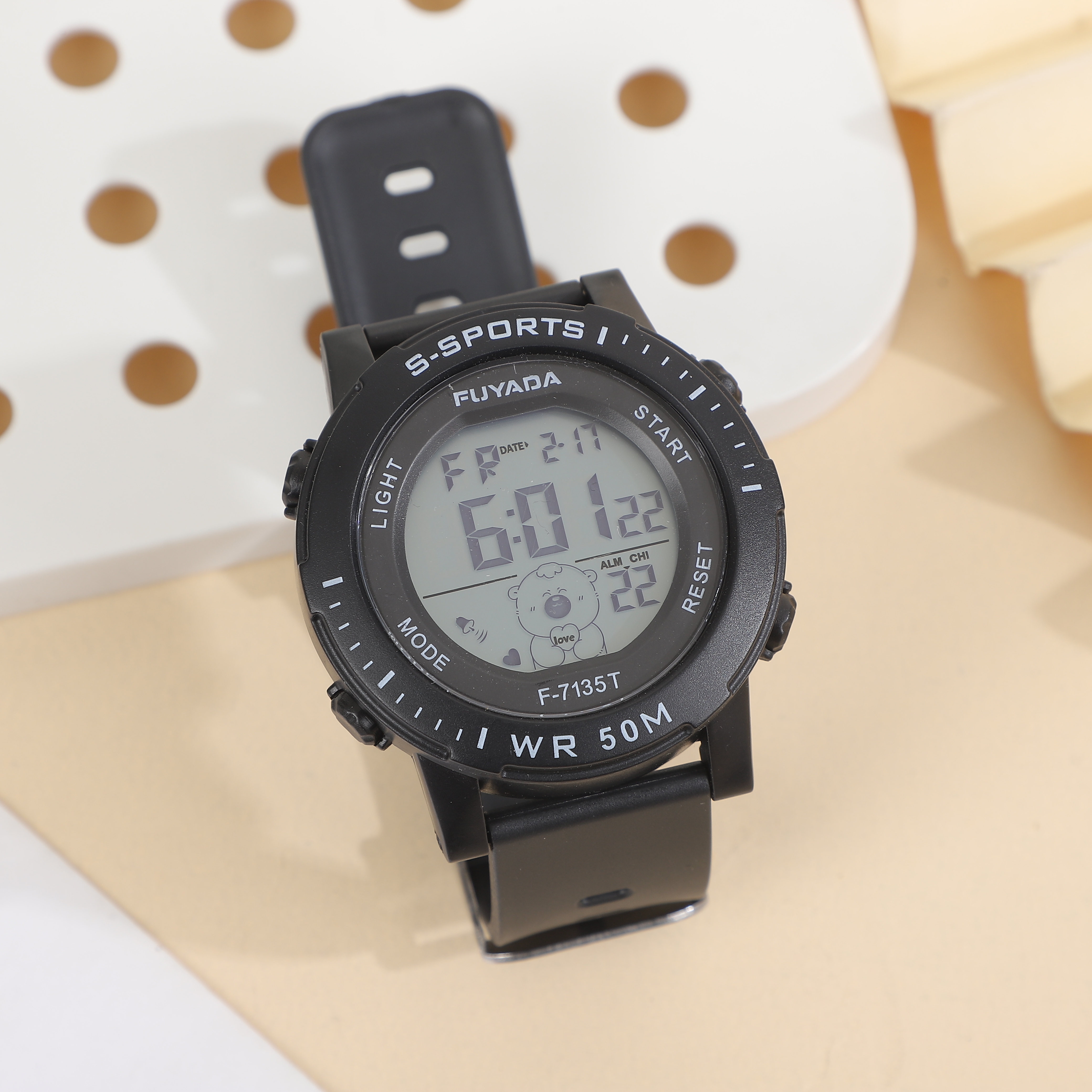 FUYADA waterproof electronic watch for students, boys and girls, luminous multi-functional sports chronograph wristwatch, shockproof alarm clock for teenagers' outdoor swimming, simple, trendy and versatile electronic wristwatch for daily wear Application Scenario