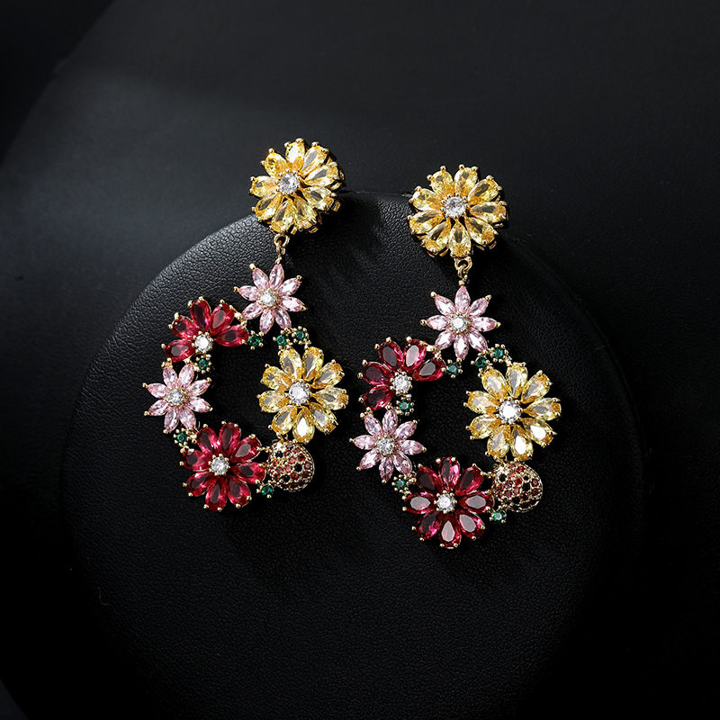New Chinese-style luxurious and high-end colorful flower stud earrings are fashionable, exaggerated and stunning. They are a must-have for attending dinner parties and gatherings Specification image