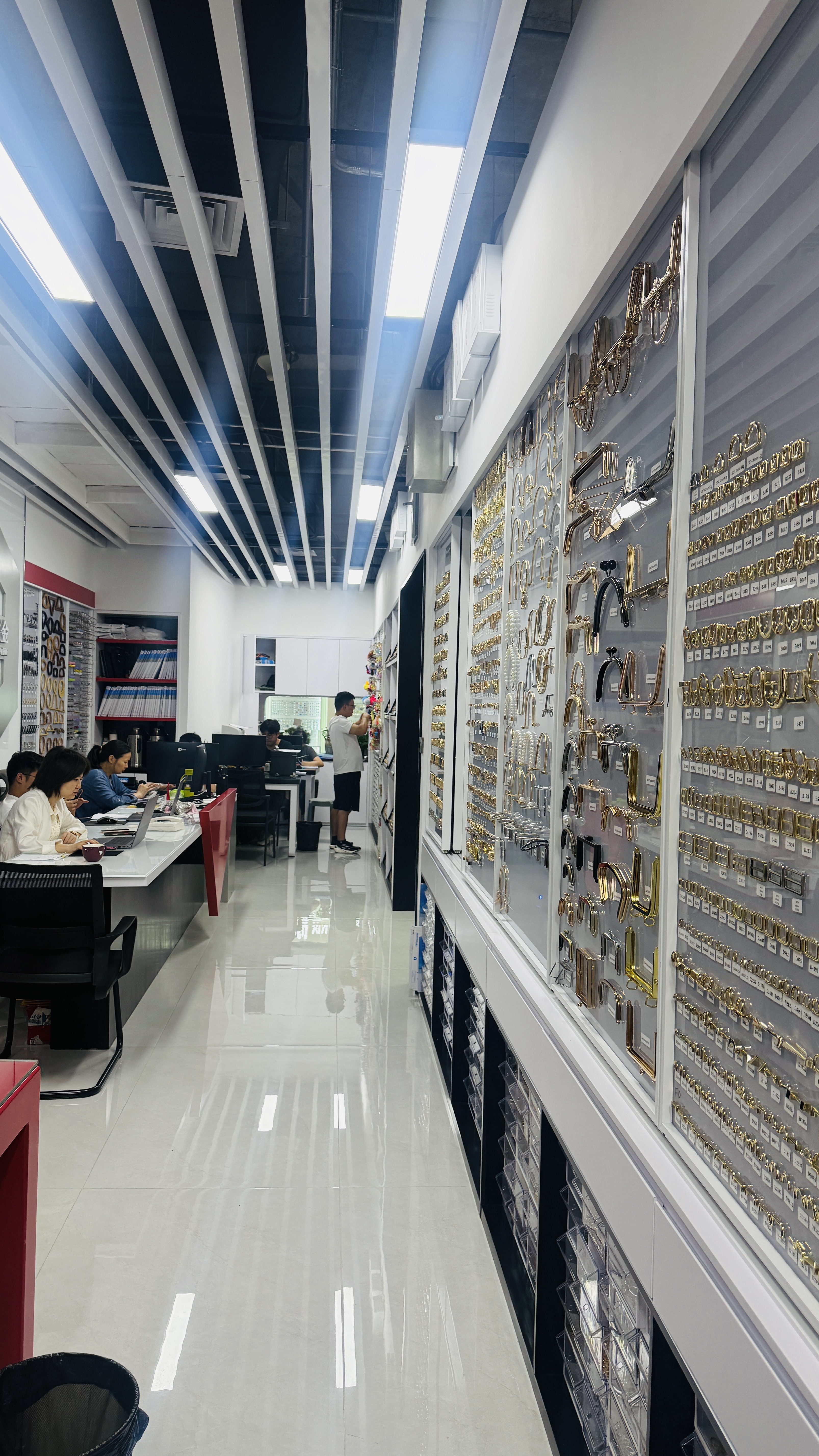 Yiwu Zuohua Luggage Accessories Trading Co., LTD describe pic - 3