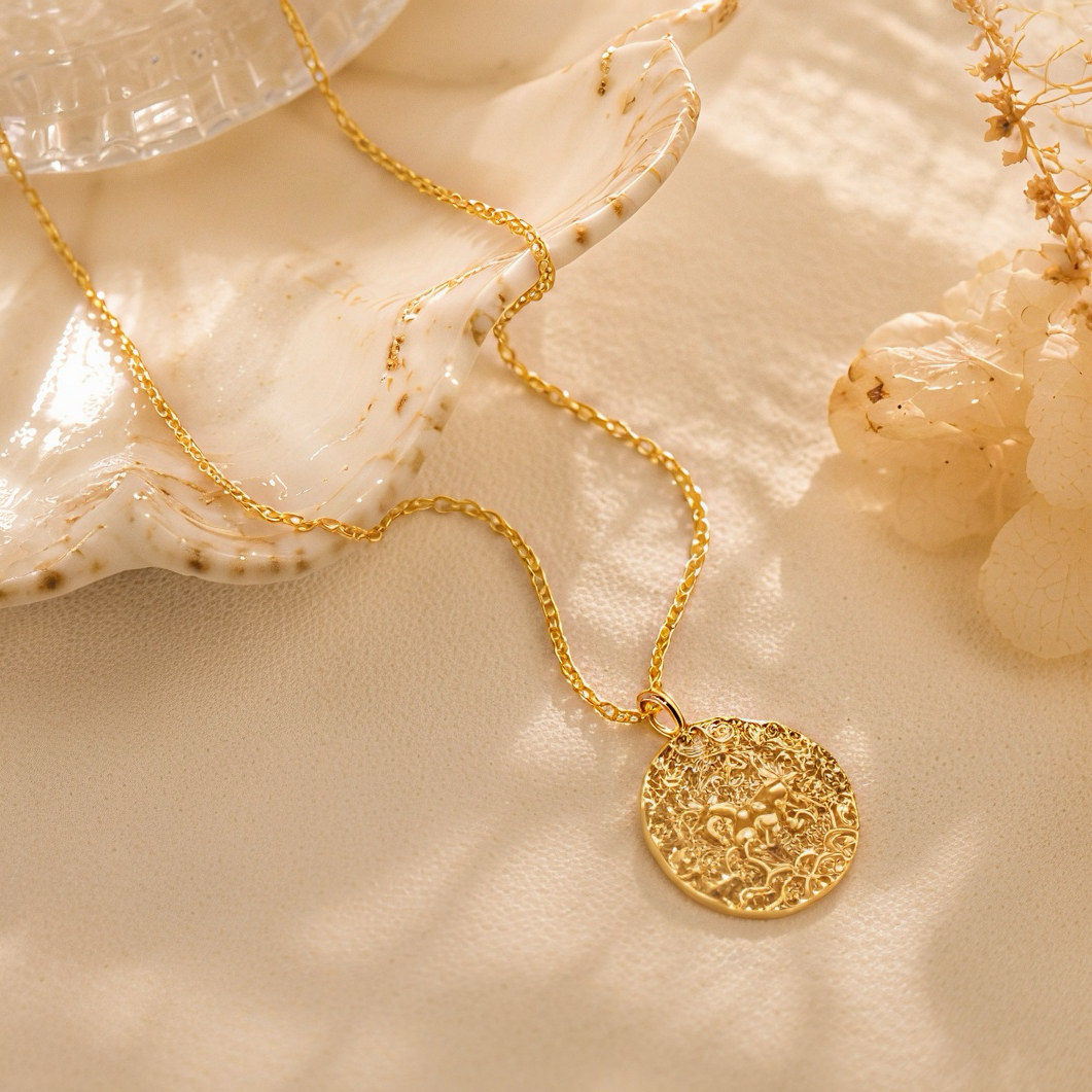 Irregular wavy edge golden horse relief round plate fine twist pattern gold collarbone chain starry sky starlight texture stainless steel necklace small star base retro style daily creative jewelry details Picture