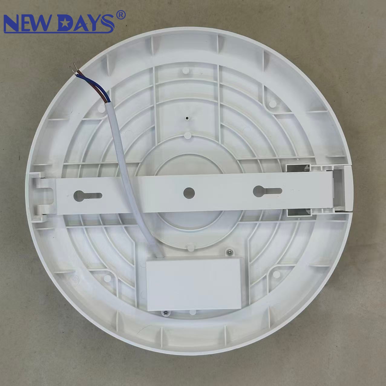 مصابيح الكريستال جديدة من طراز Newdays من طراز Newdays من طراز Newday، مزودة بمصابيح لامعة ذات كفاءة في استخدام الطاقة وذات تردد غير مشرق، ومصابيح زجاجية داخلية Specification image