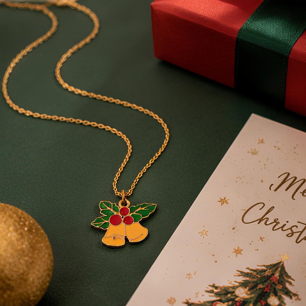 Holly double bell oil-dripping pendant, fine gold bead chain, Christmas fresh and fun accessory, stainless steel, not easy to fade, autumn and winter inner layer, niche decoration collarbone necklace Application Scenario