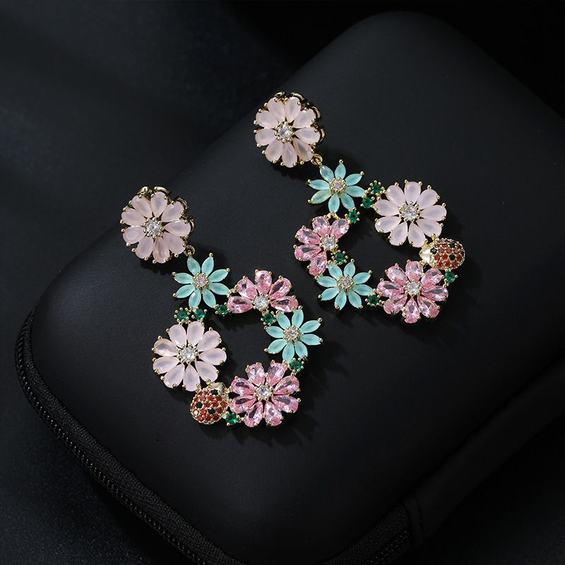 New Chinese-style luxurious and high-end colorful flower stud earrings are fashionable, exaggerated and stunning. They are a must-have for attending dinner parties and gatherings details Picture