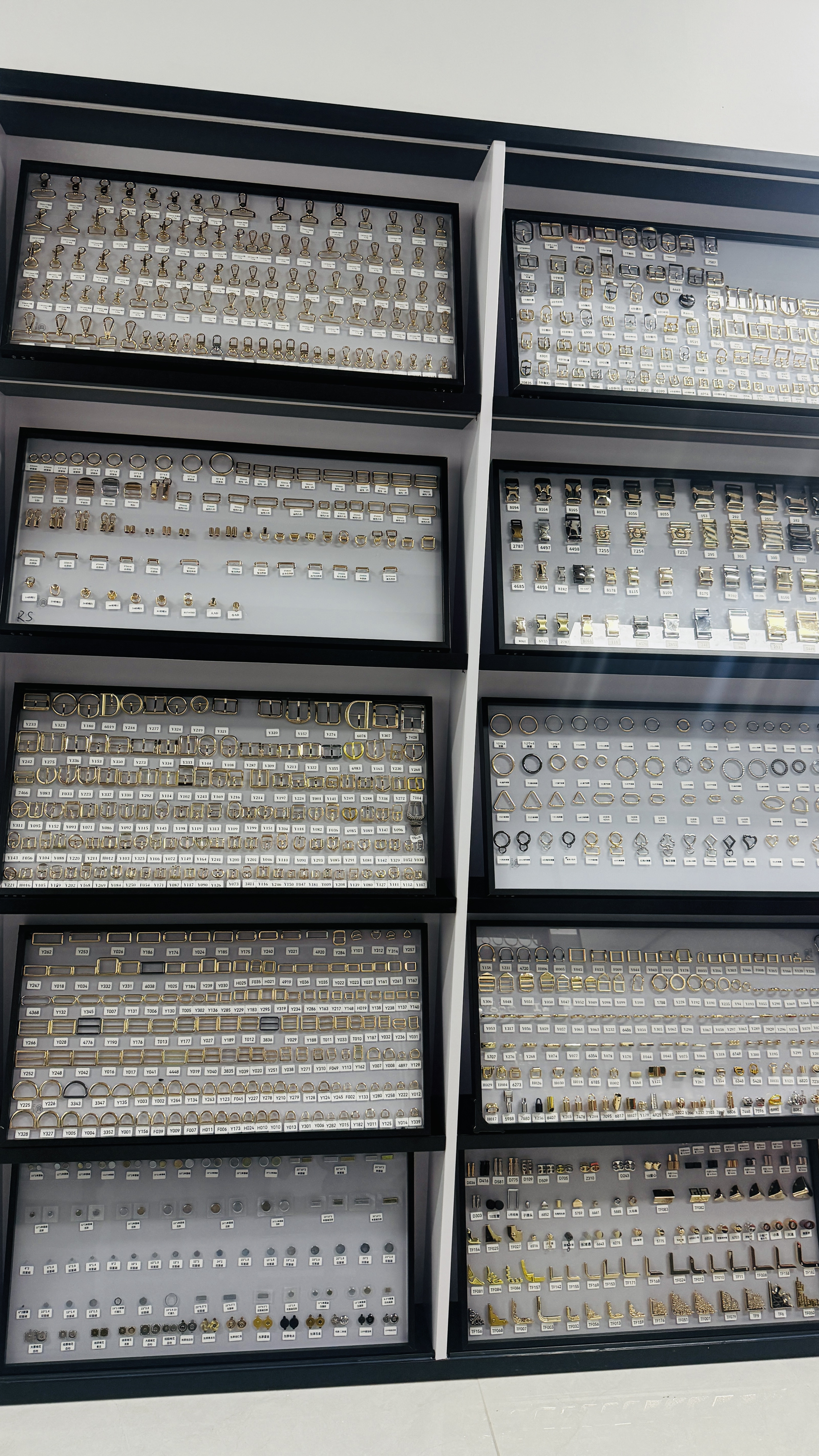 Yiwu Zuohua Luggage Accessories Trading Co., LTD describe pic - 1