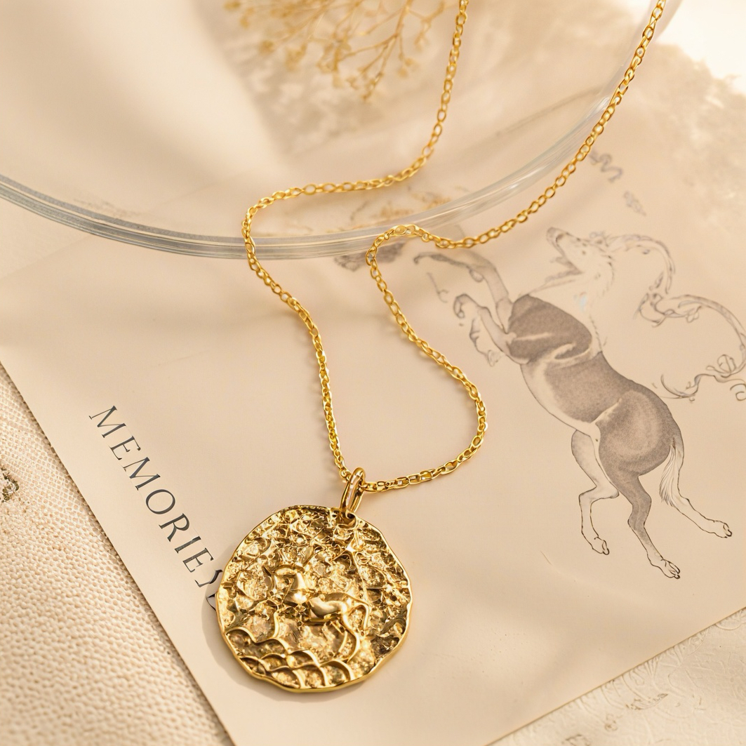 Irregular wavy edge golden horse relief round plate fine twist pattern gold collarbone chain starry sky starlight texture stainless steel necklace small star base retro style daily creative jewelry Specification image