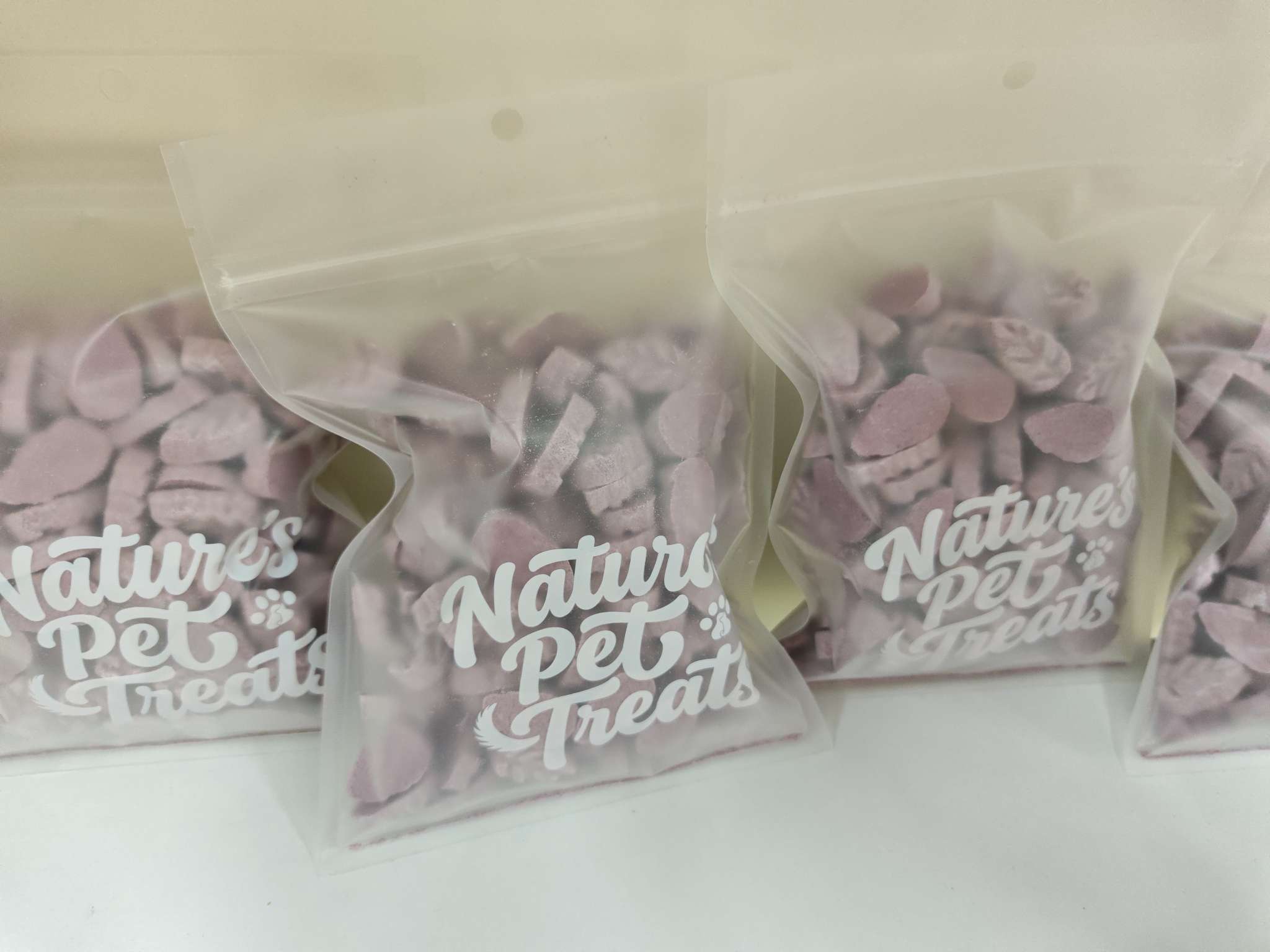 紫薯云山小树叶，成分：鸡肉鲜肉泥88%、紫薯12%