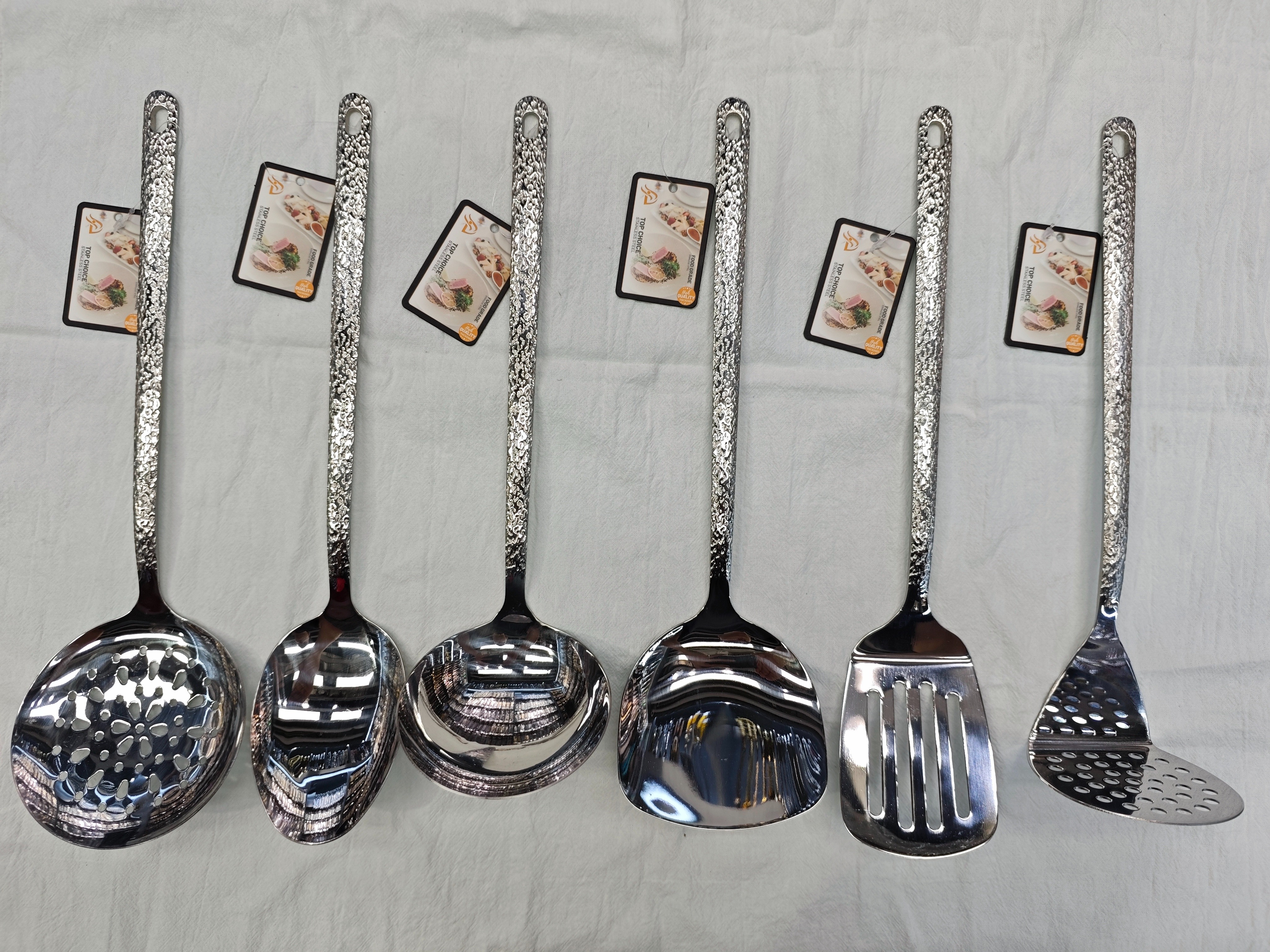 Silver hammer-patterned handle kitchenware set, suitable for camping and picnicking with stainless steel soup spoons and stir-frying spatulas